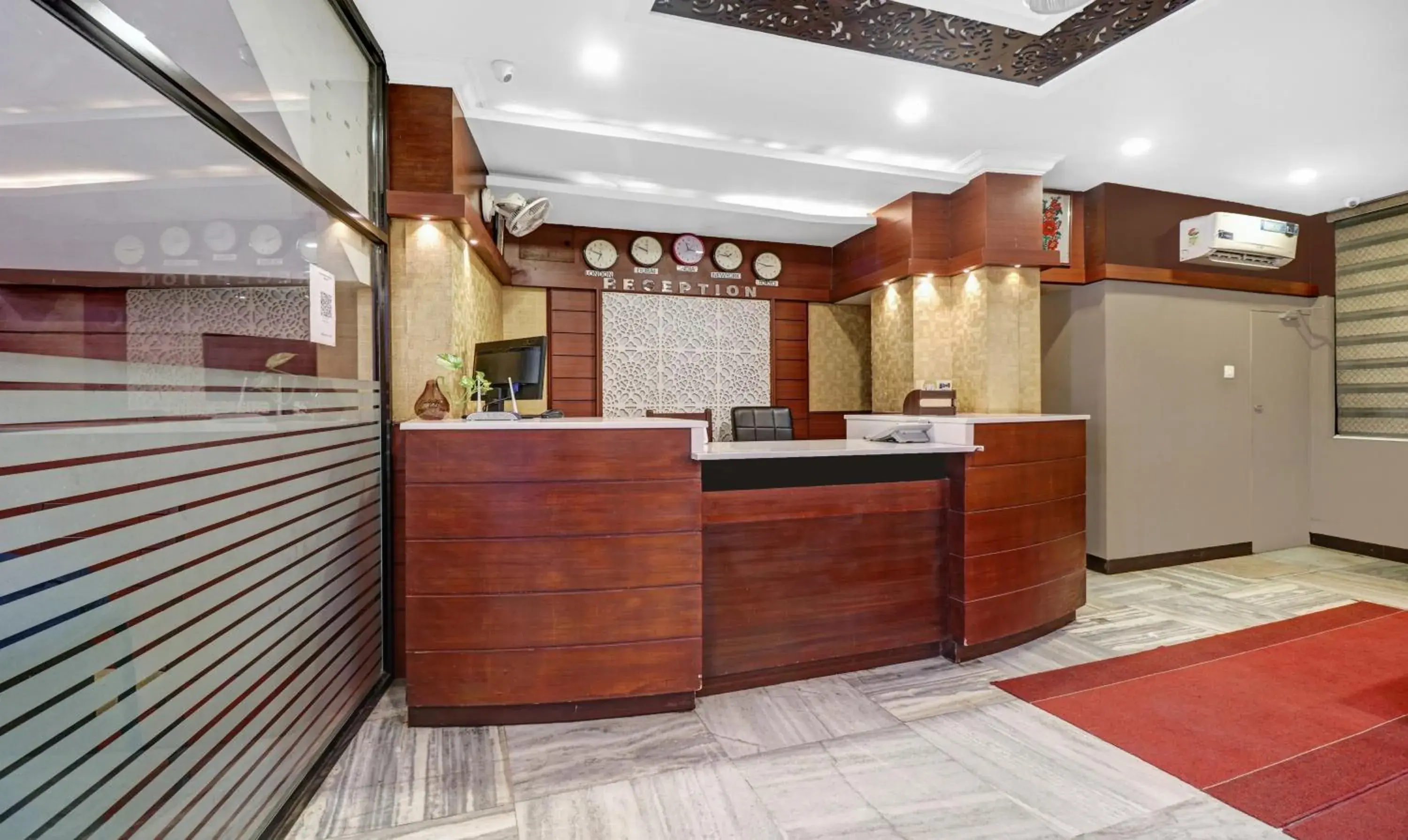 Lobby or reception in Treebo Darwesh Residency - 500m from Railway Station Lobby or reception in Treebo Darwesh Residency - 500m from Railway Station