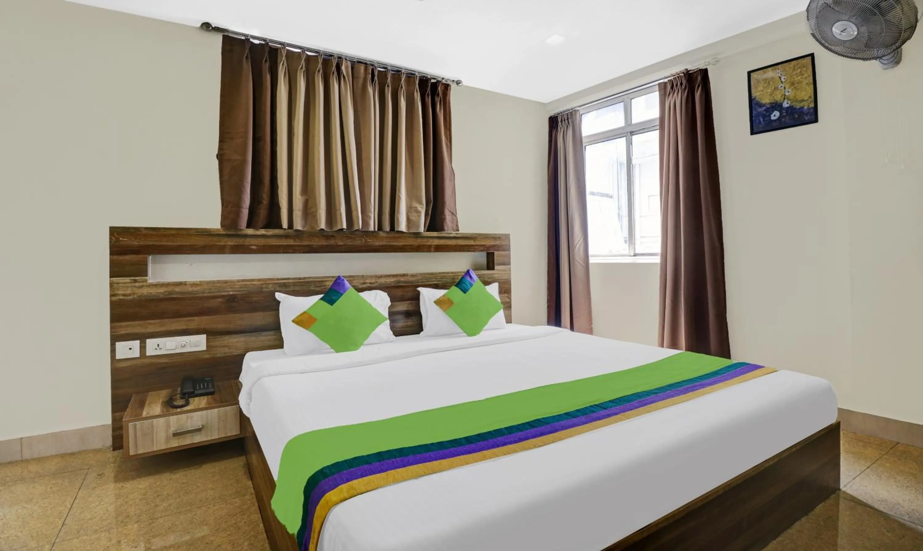 Bedroom, Bed in Treebo Darwesh Residency - 500m from Railway Station