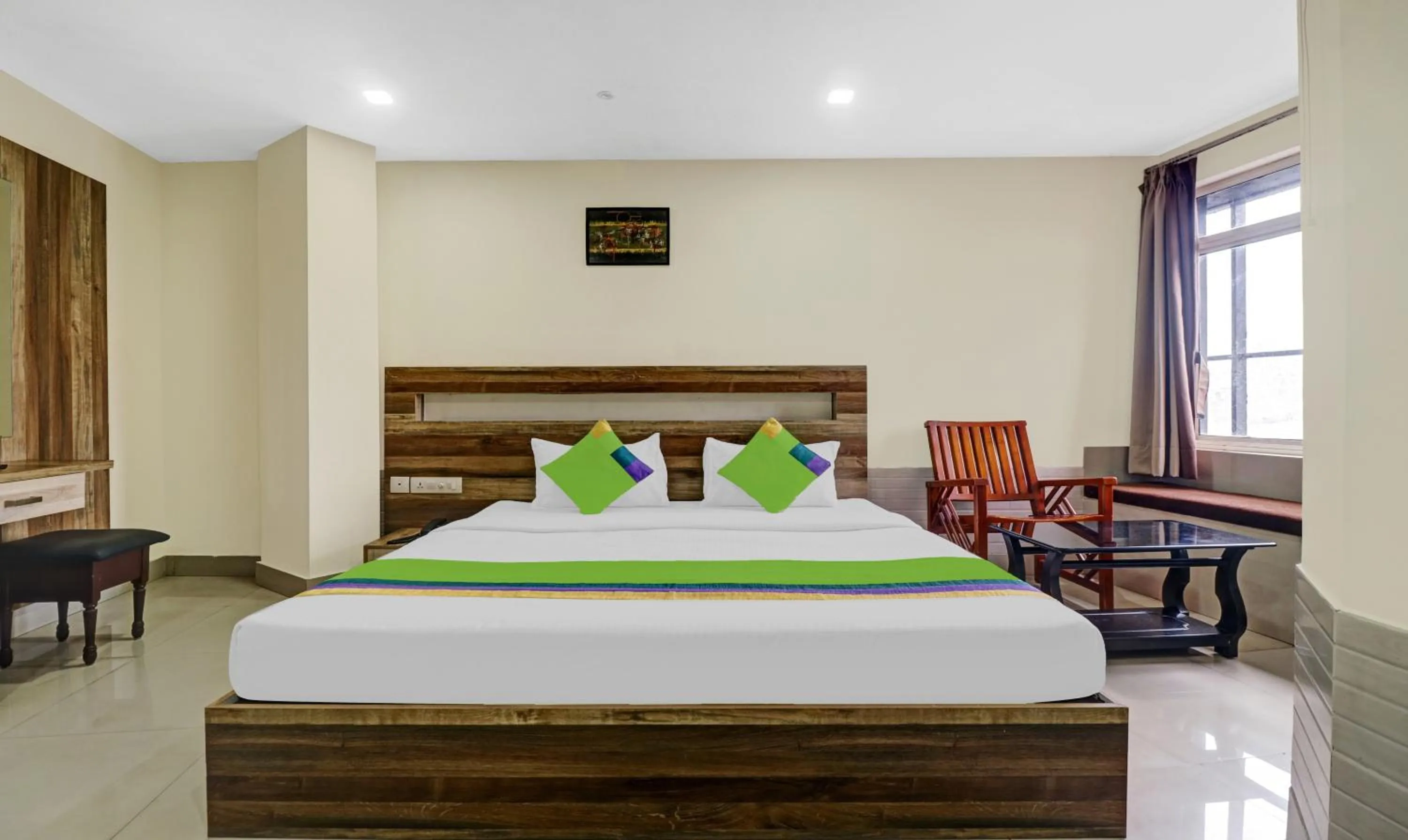 Bedroom, Bed in Treebo Darwesh Residency - 500m from Railway Station