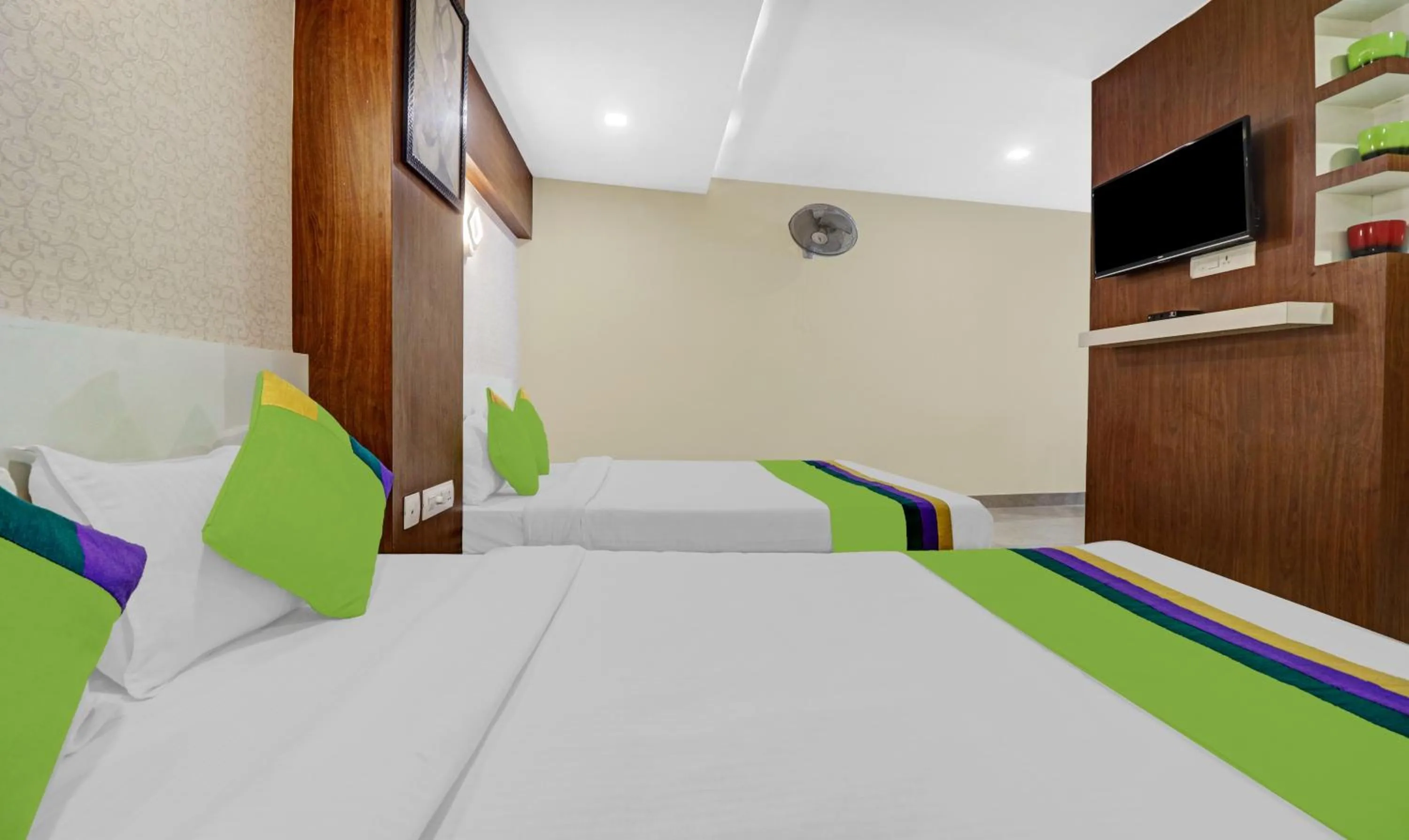 Bedroom, Bed in Treebo Darwesh Residency - 500m from Railway Station