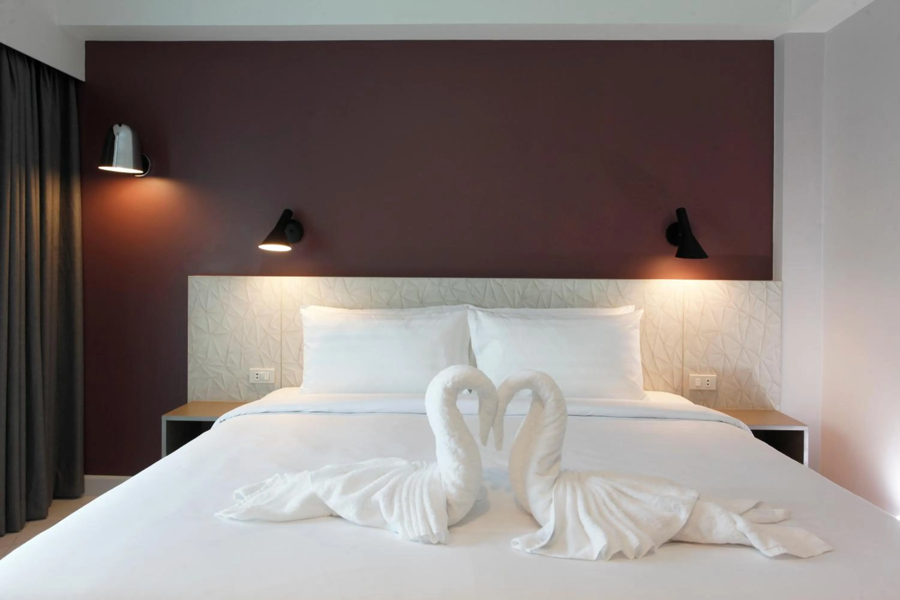 Bed in Port Canary Airport Hotel