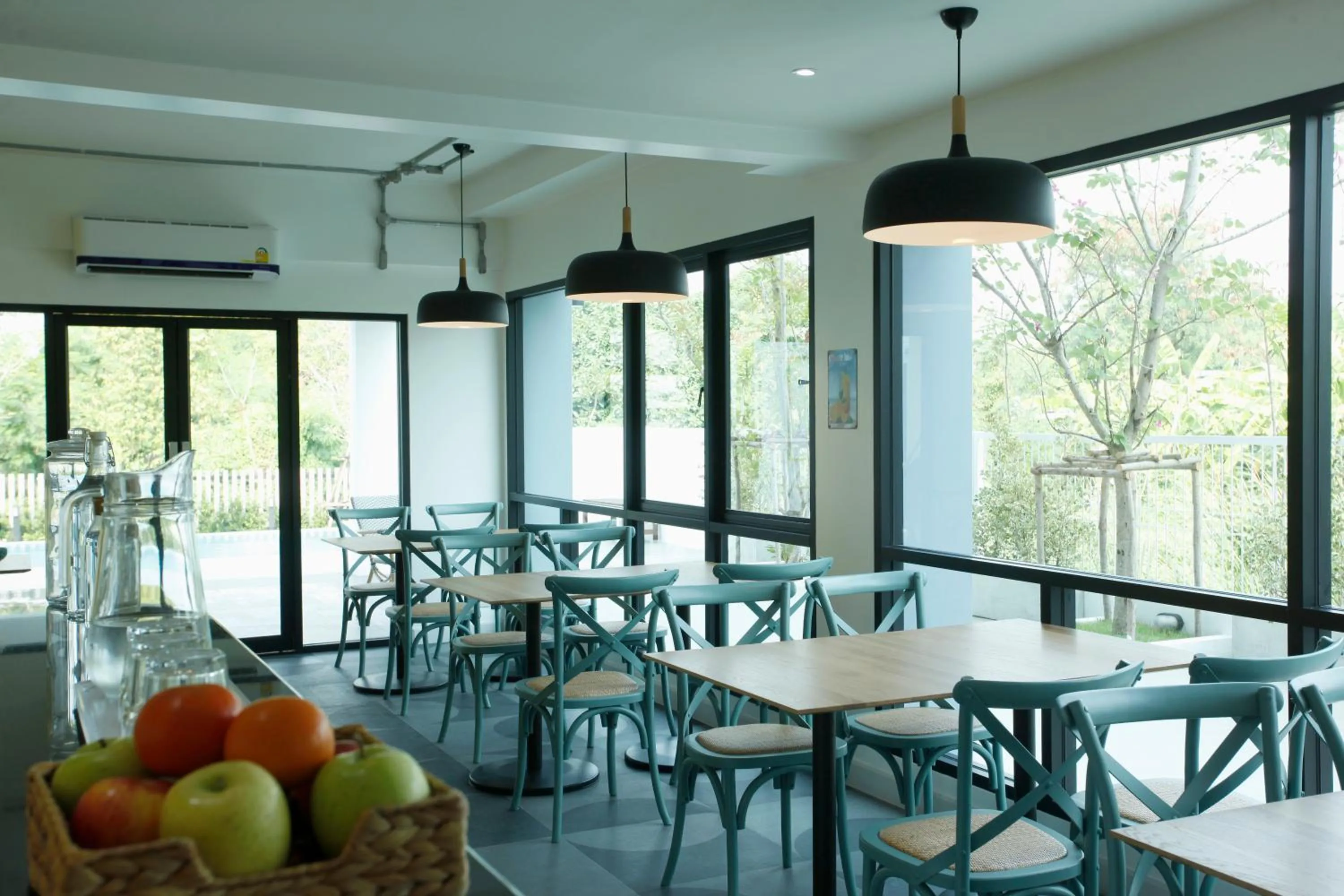 Restaurant/places to eat in Port Canary Airport Hotel