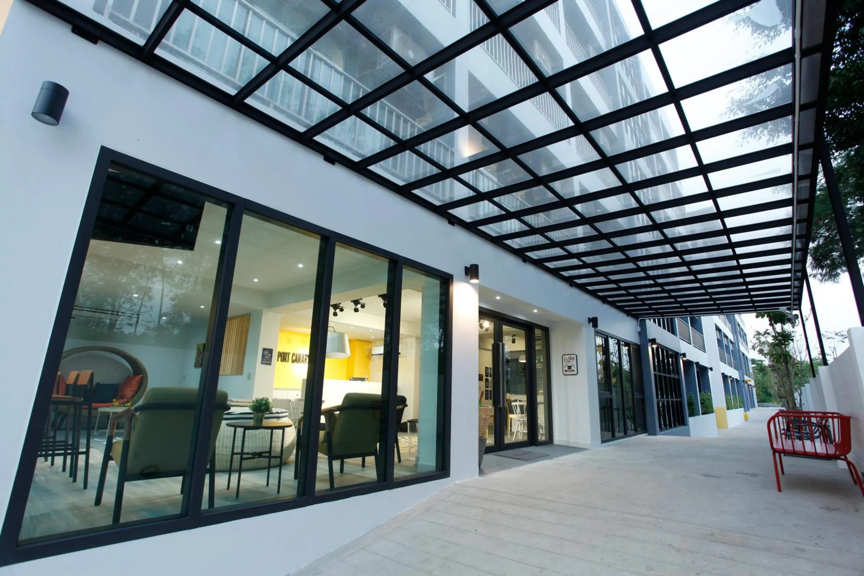 Facade/entrance in Port Canary Airport Hotel