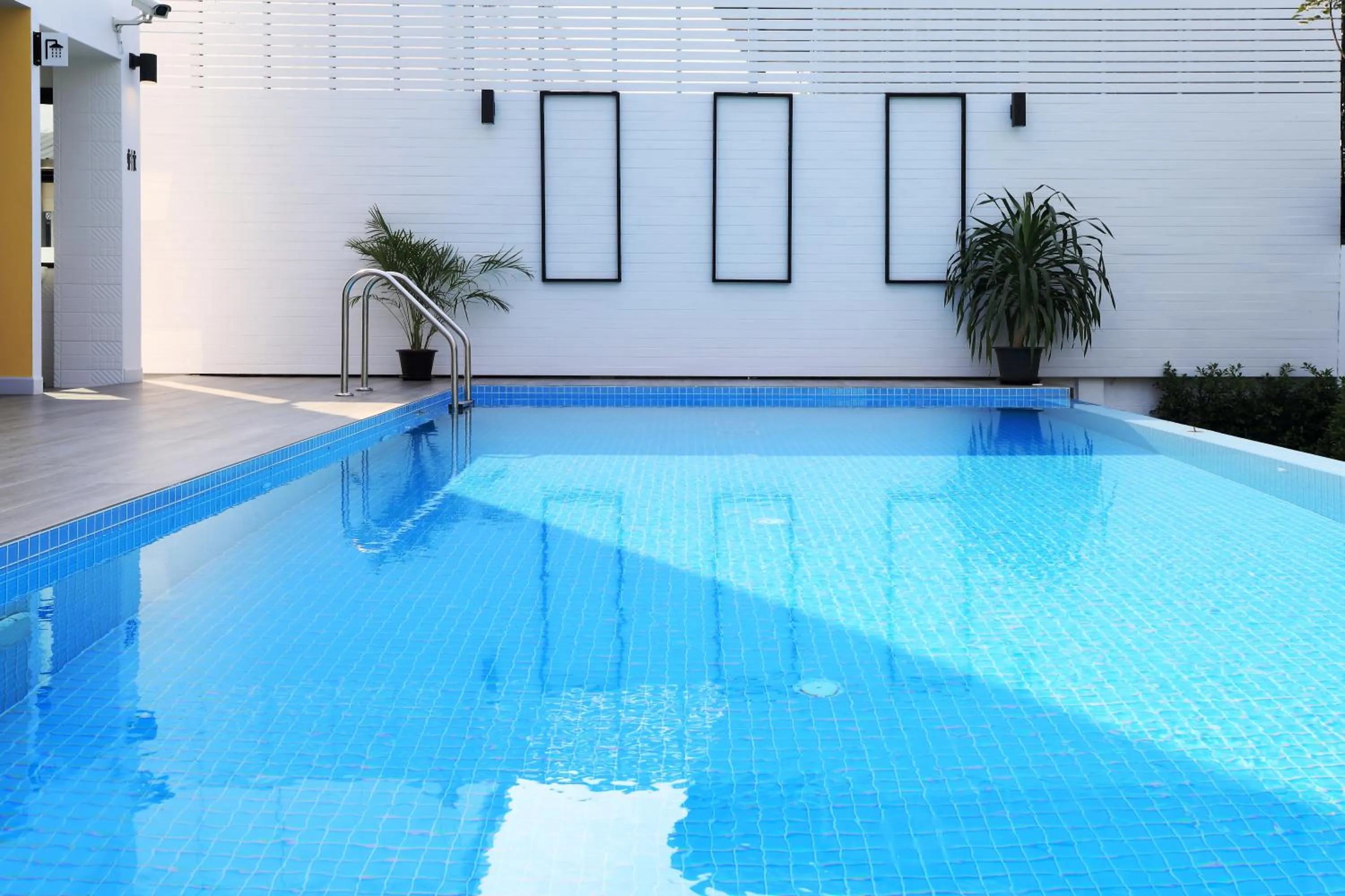 Swimming pool in Port Canary Airport Hotel