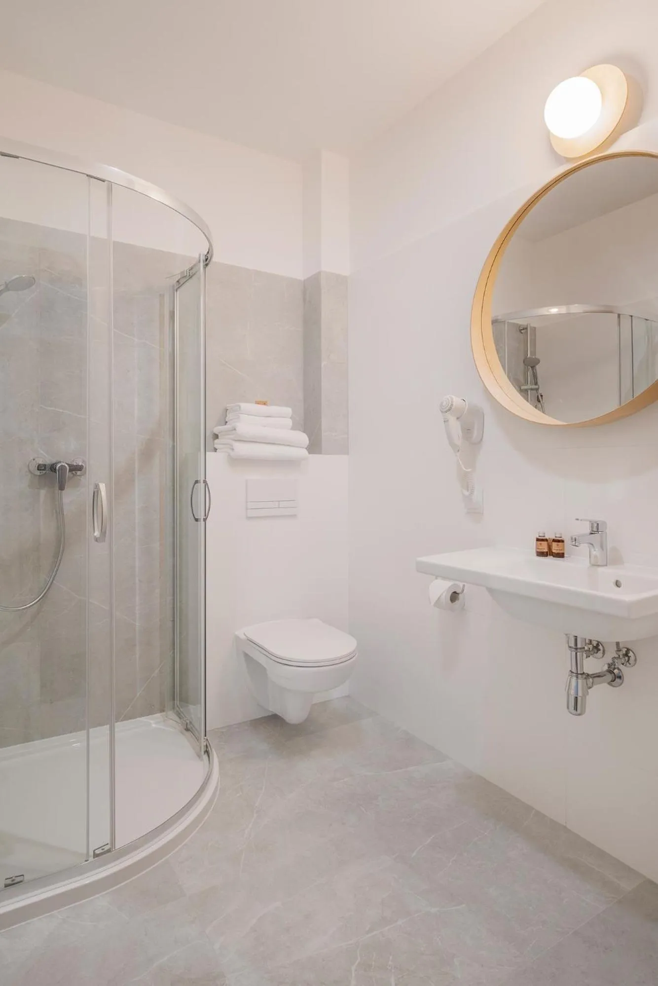 Bathroom in Hi Hotel Gdansk Airport