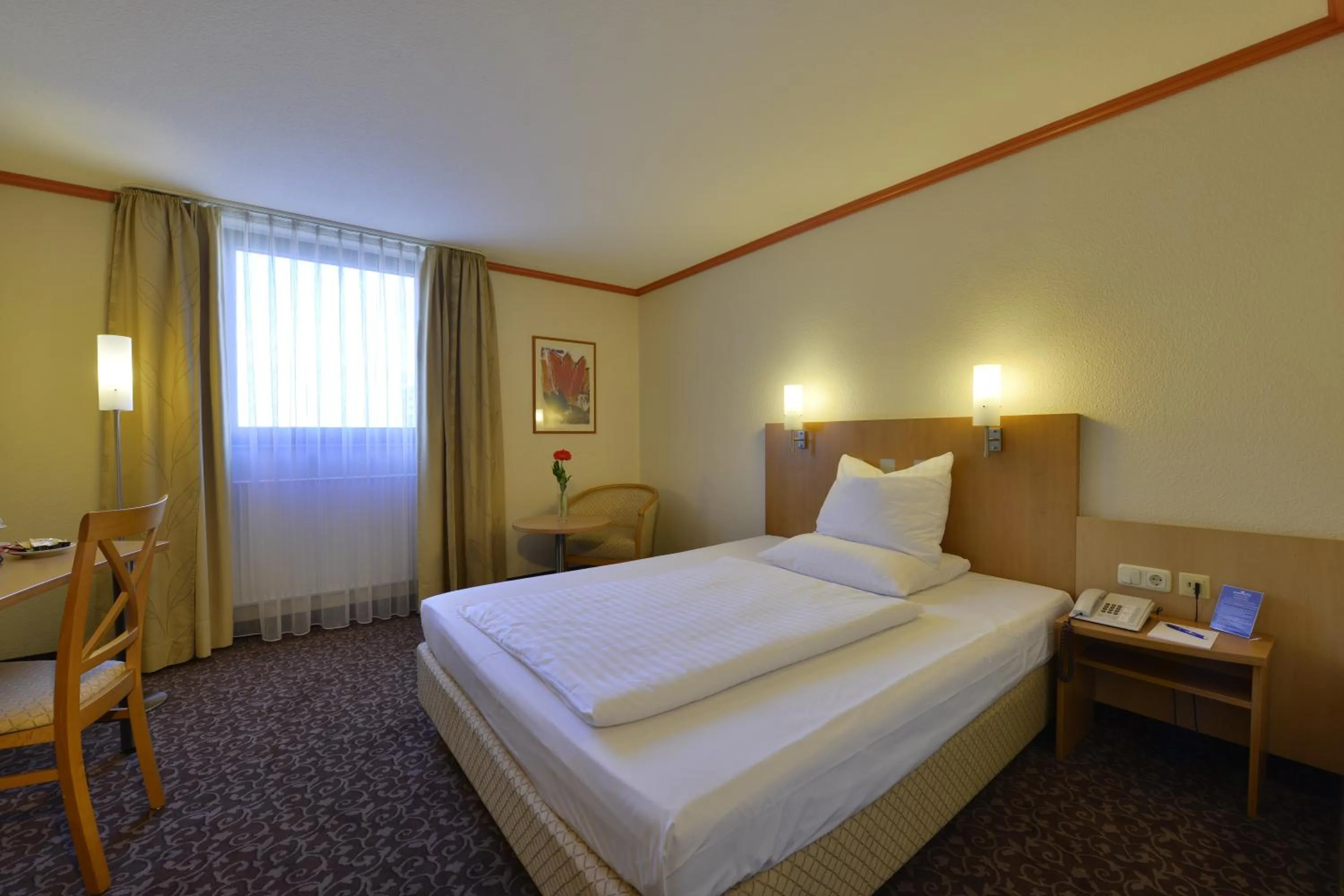 Bedroom, Bed in PLAZA INN Leonberg