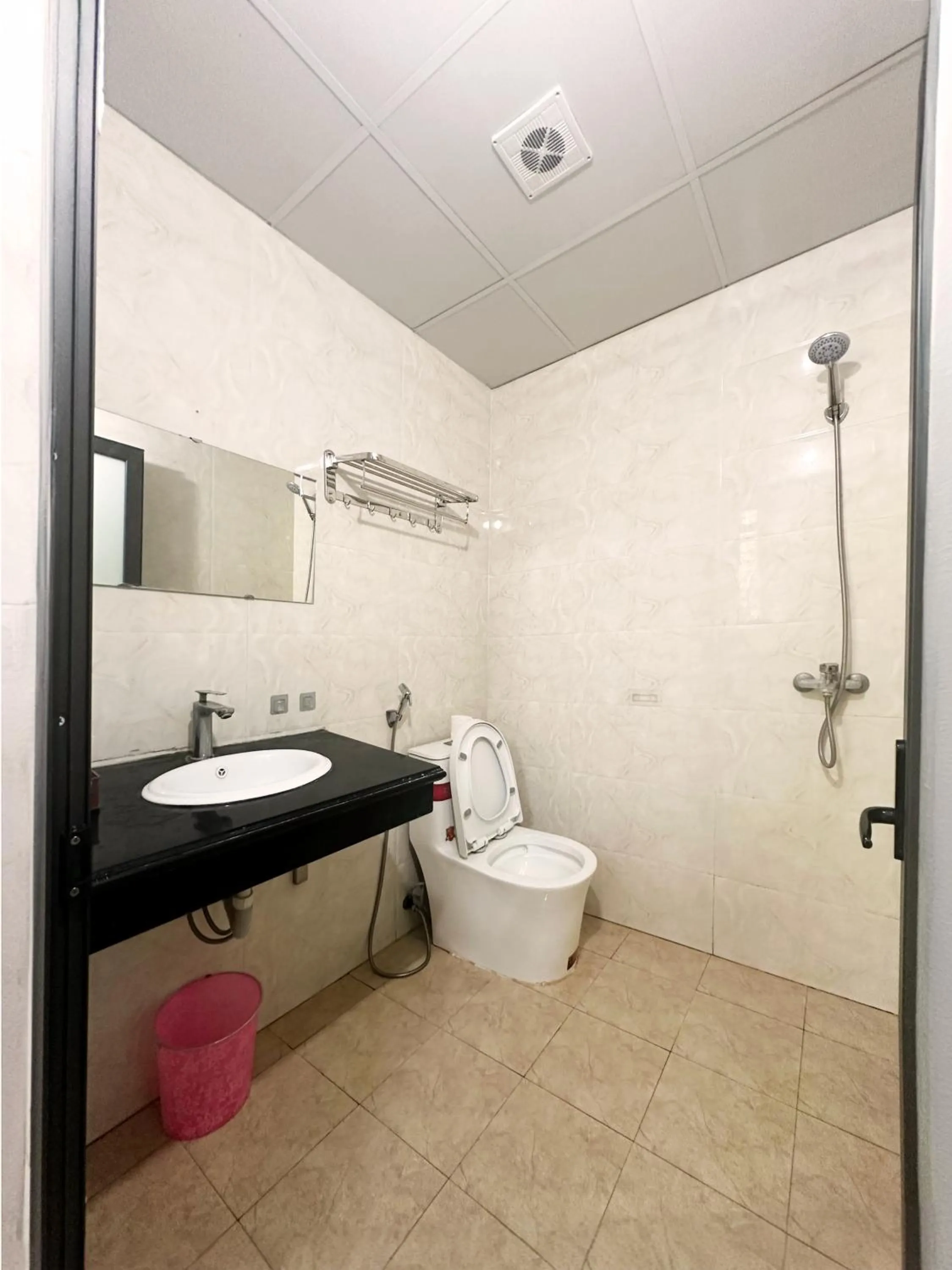 Toilet in Ha Giang Ali Hostel