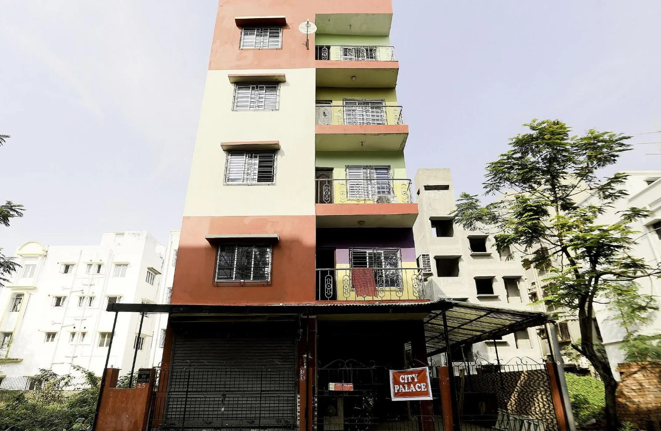 Facade/entrance in Hotel O City Palace