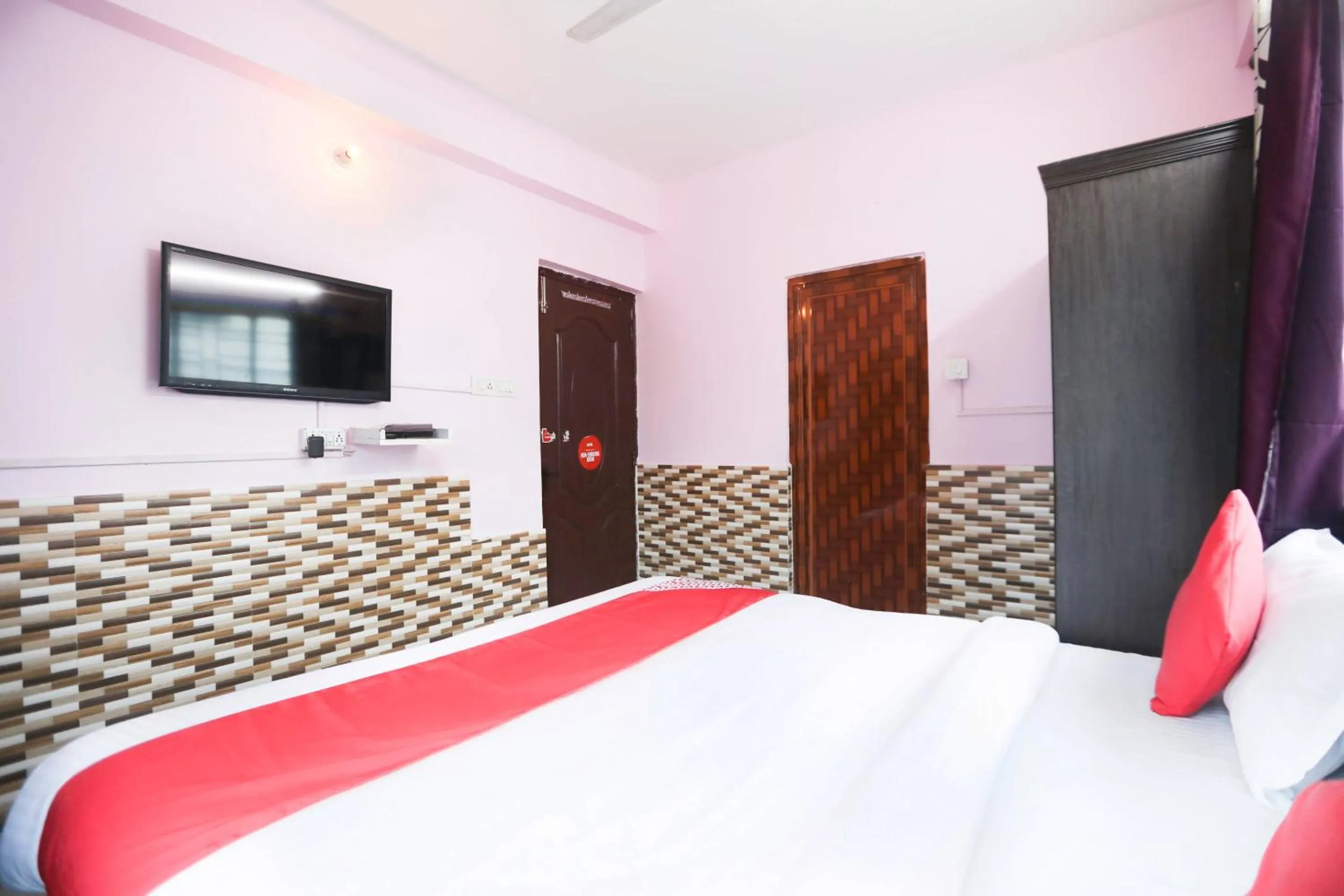 Bedroom, Bed in Hotel O City Palace