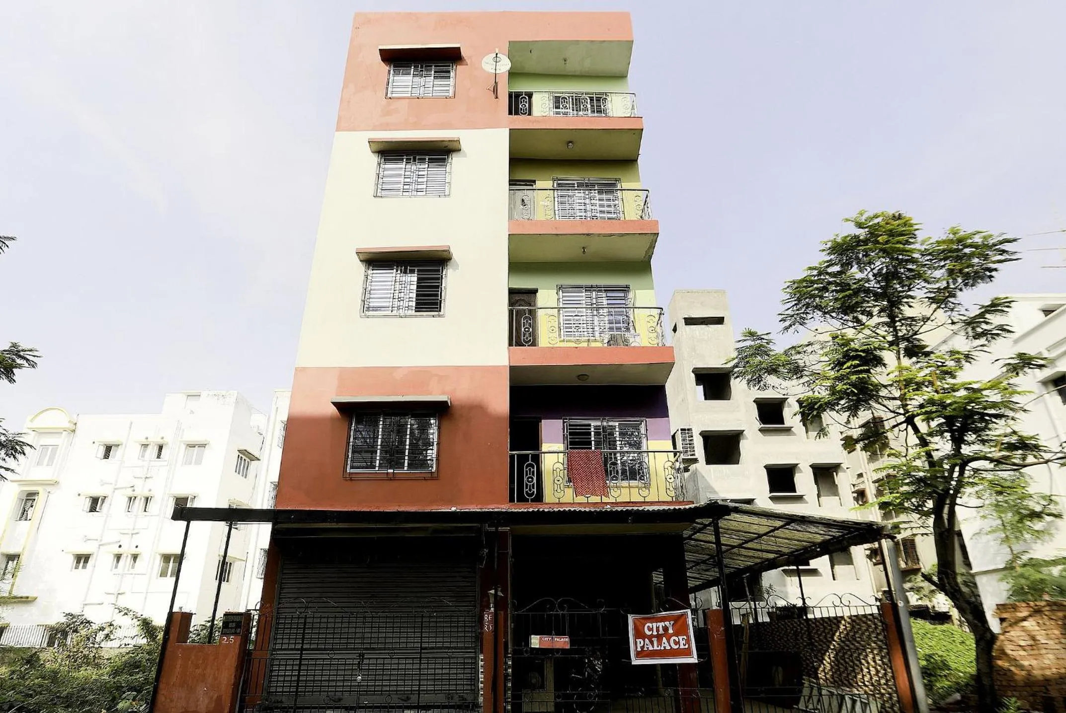Facade/entrance in Hotel O City Palace
