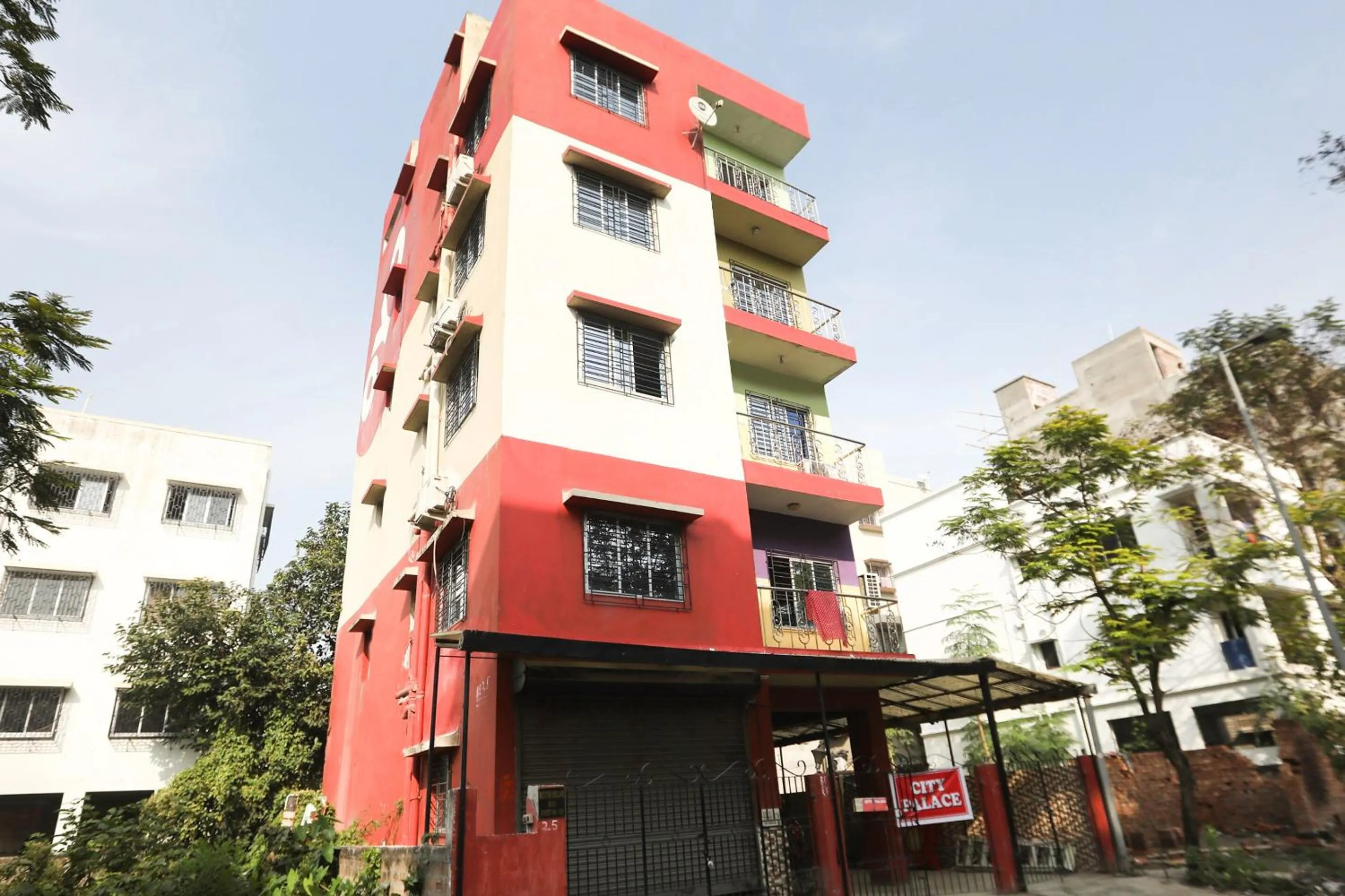 Facade/entrance in Hotel O City Palace