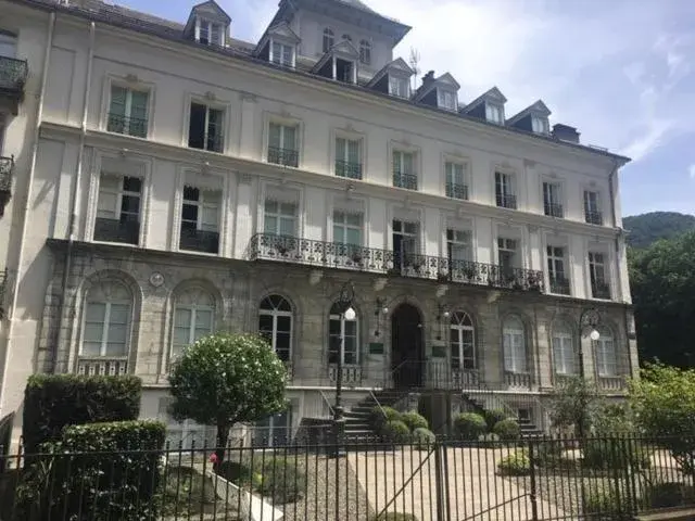 Palais d'étigny Palais d'étigny
