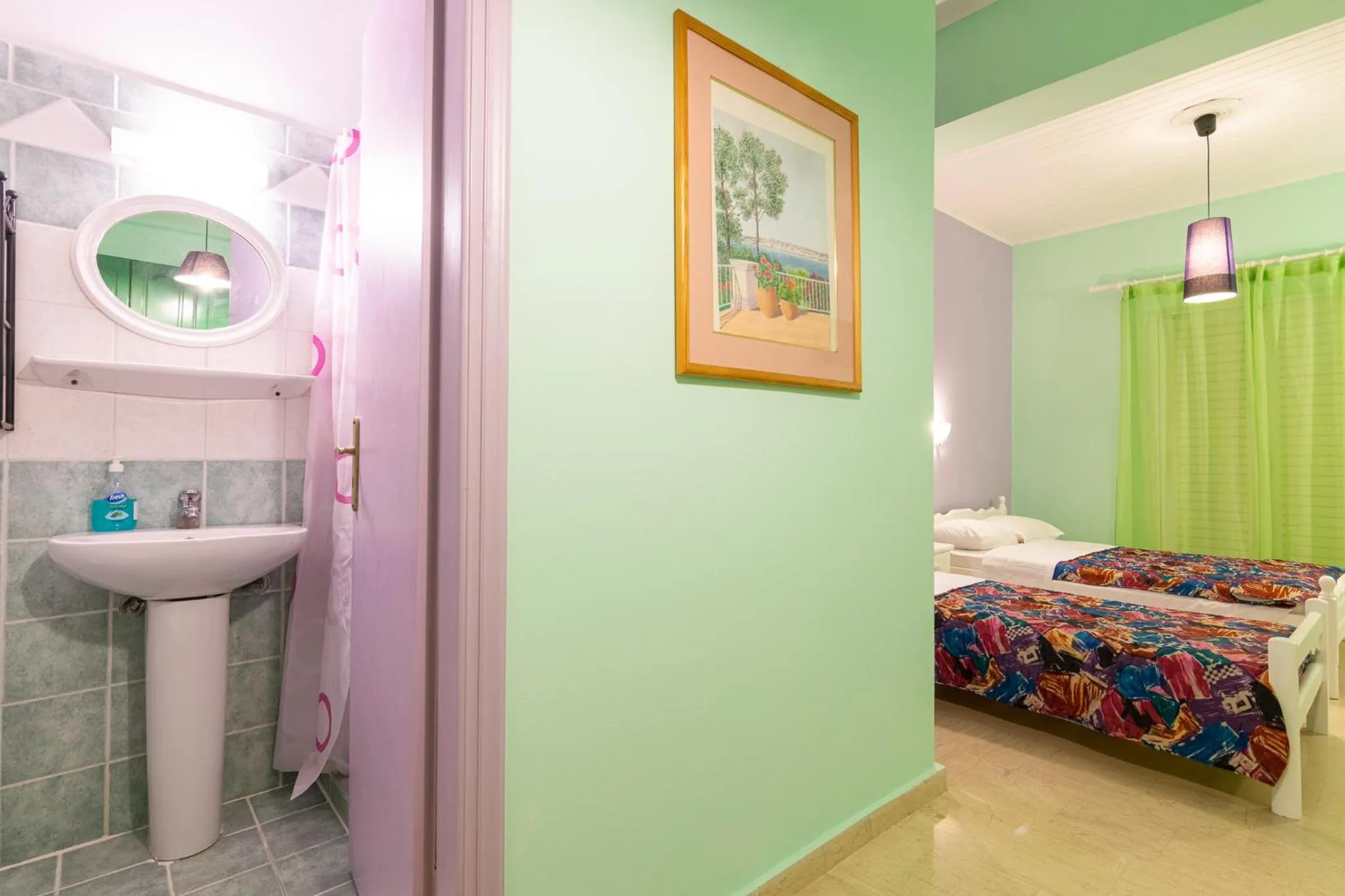 Bathroom in Ni-Mar Studios & Apartments