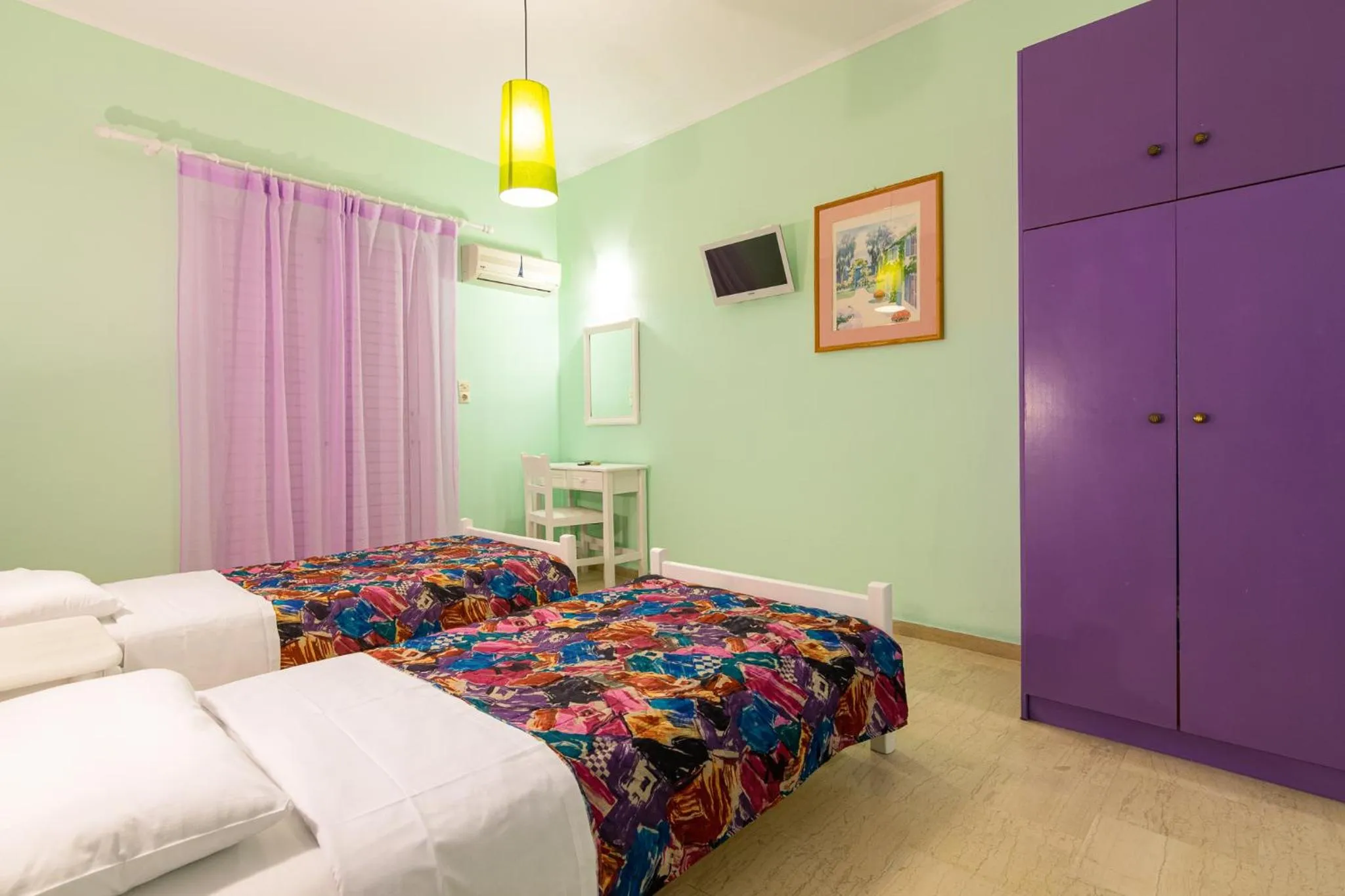 Bed in Ni-Mar Studios & Apartments