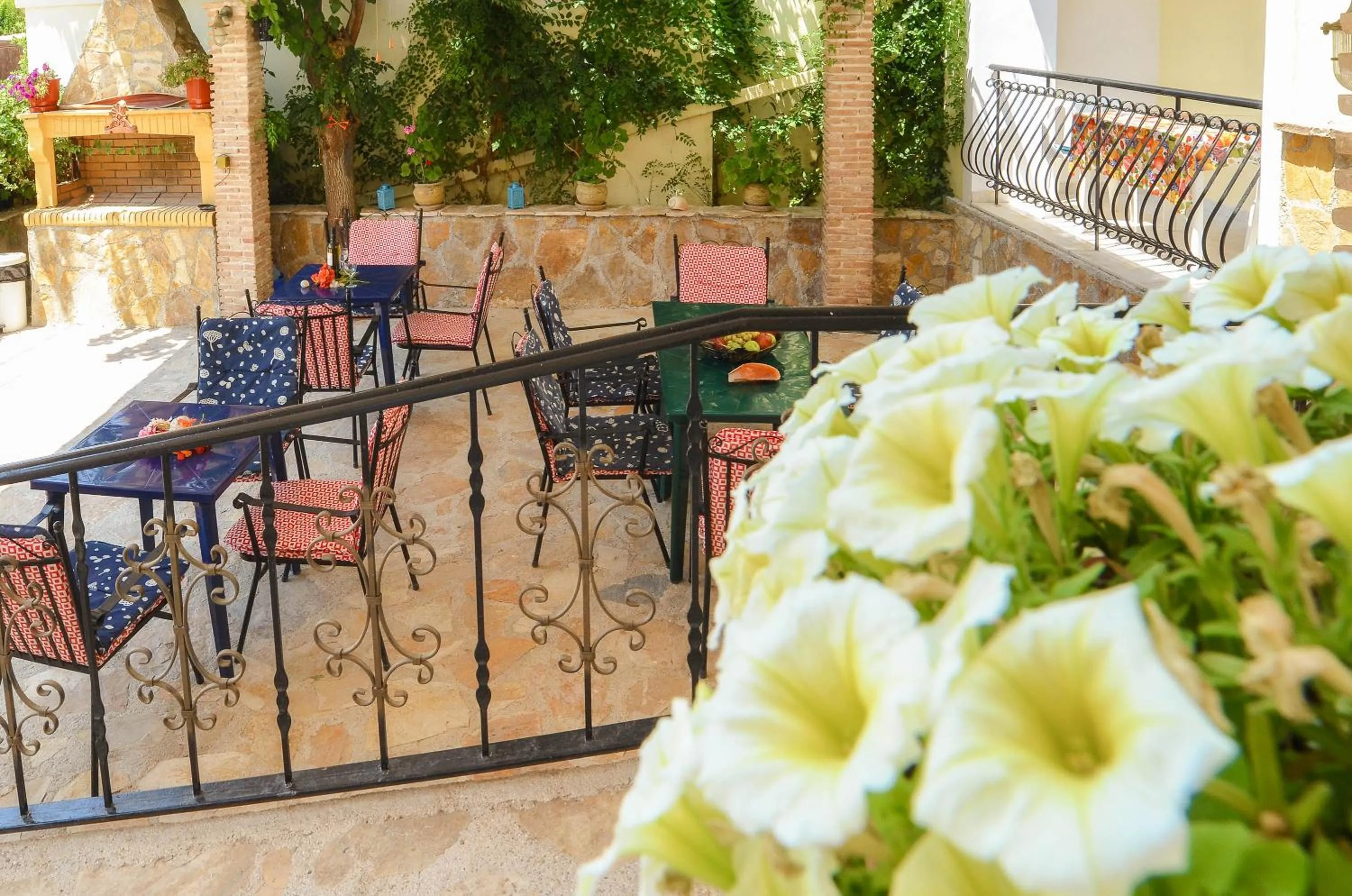 Patio in Ni-Mar Studios & Apartments