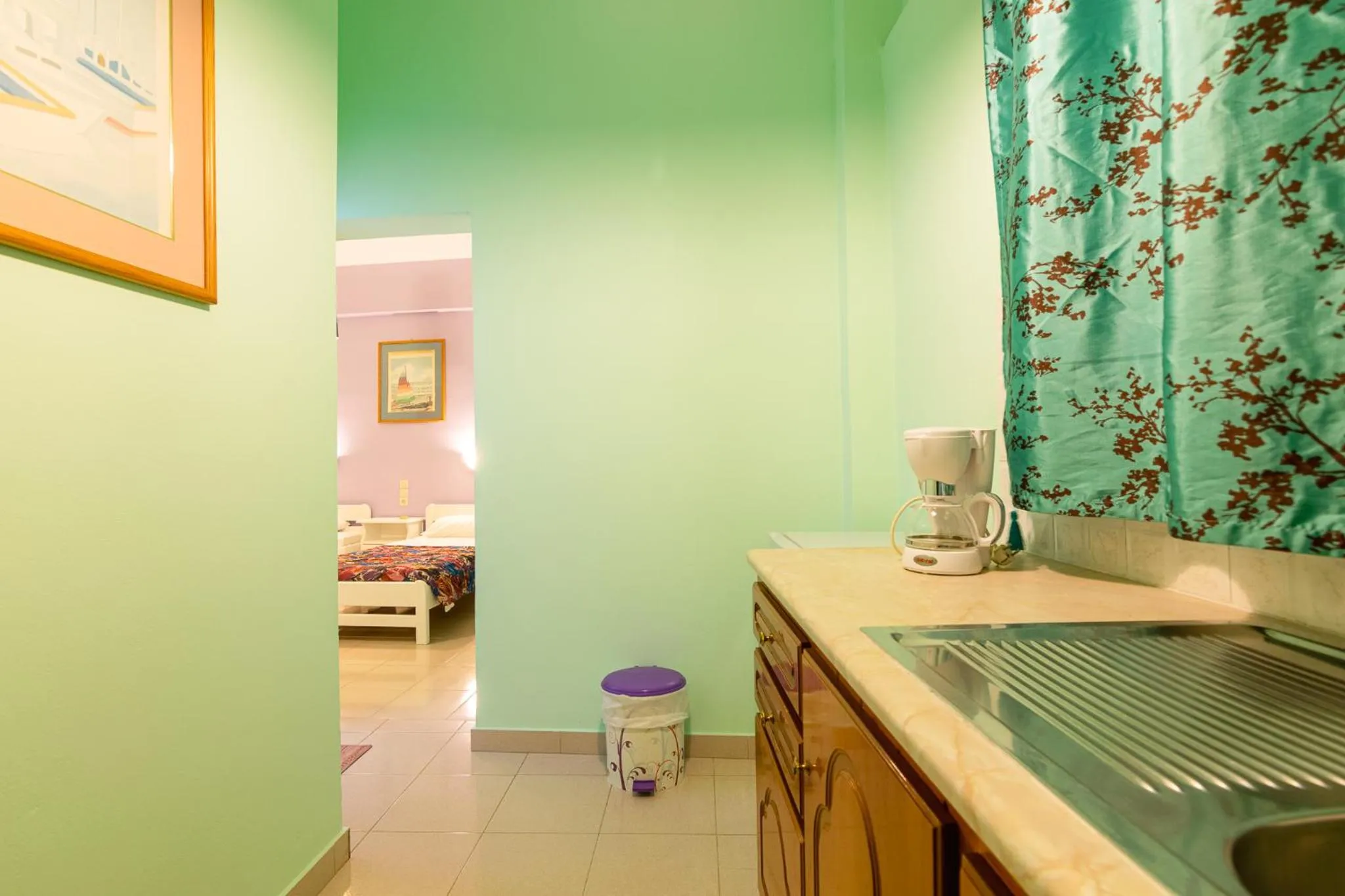 Kitchen or kitchenette in Ni-Mar Studios & Apartments