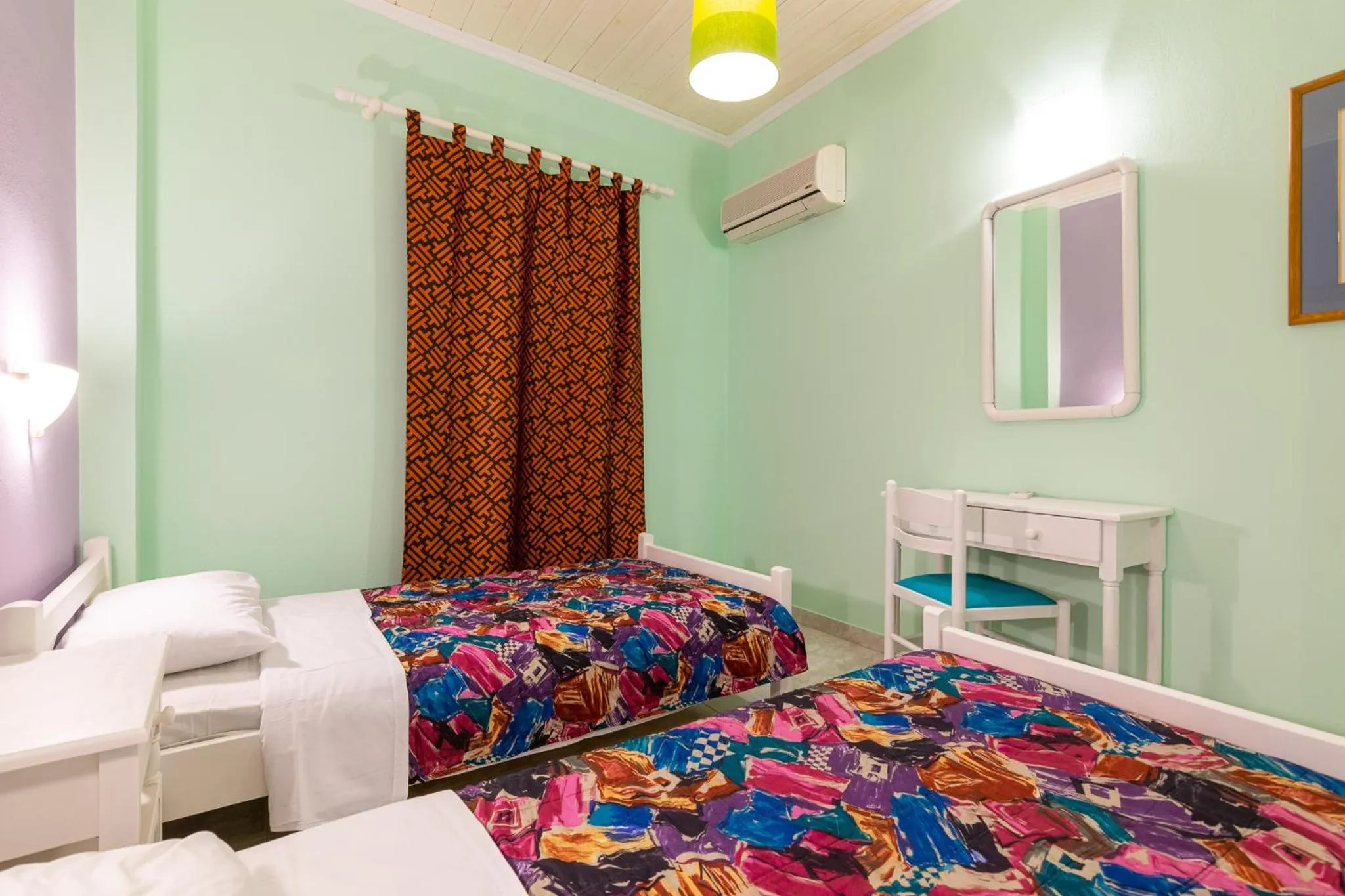 Bed in Ni-Mar Studios & Apartments