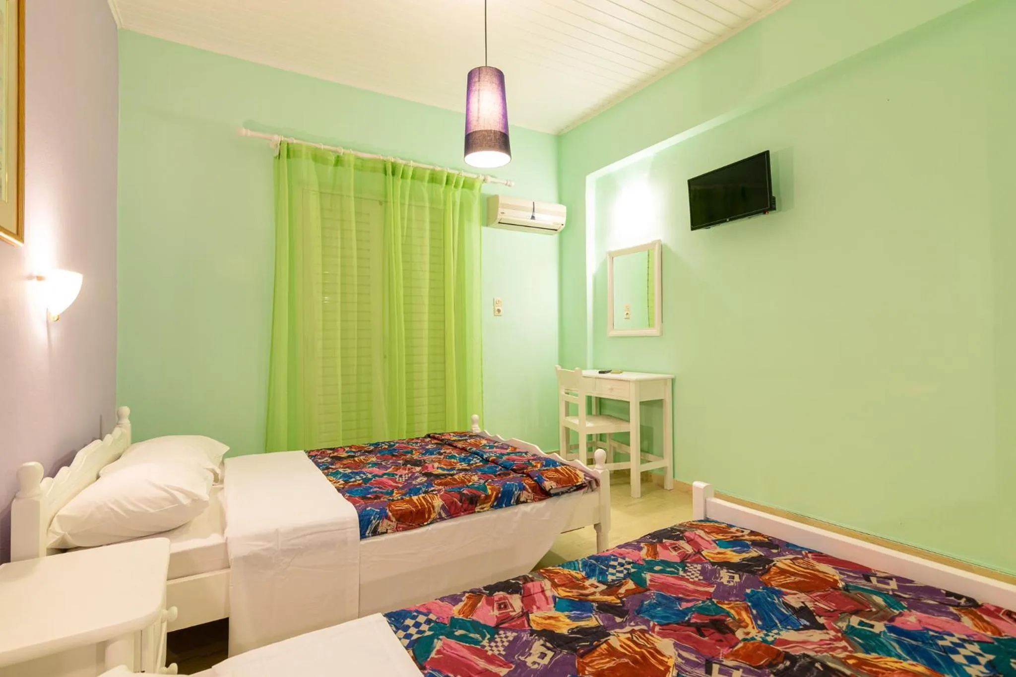 Bed in Ni-Mar Studios & Apartments