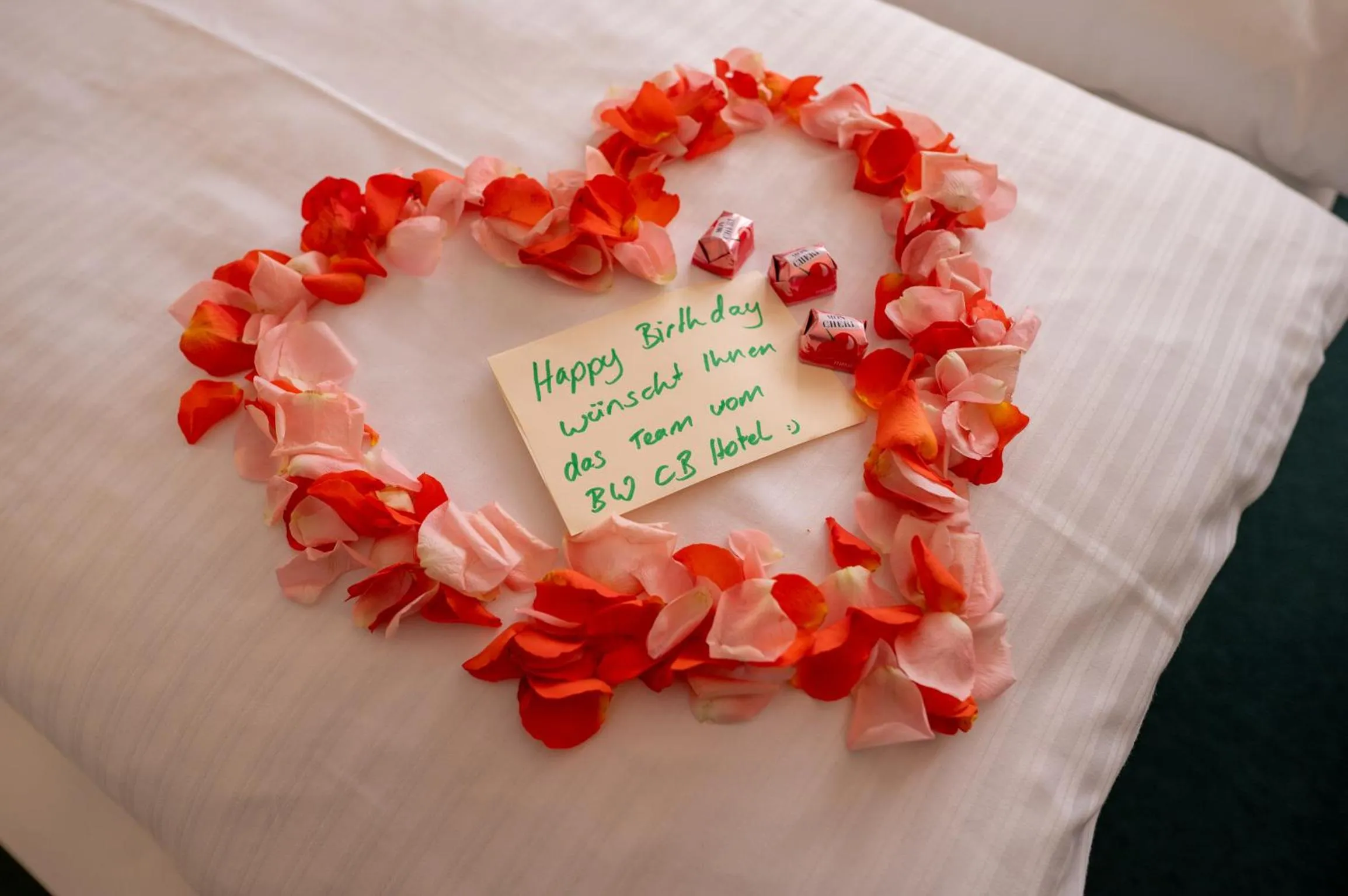 room service, Bed in Best Western Comfort Business Hotel Düsseldorf-Neuss