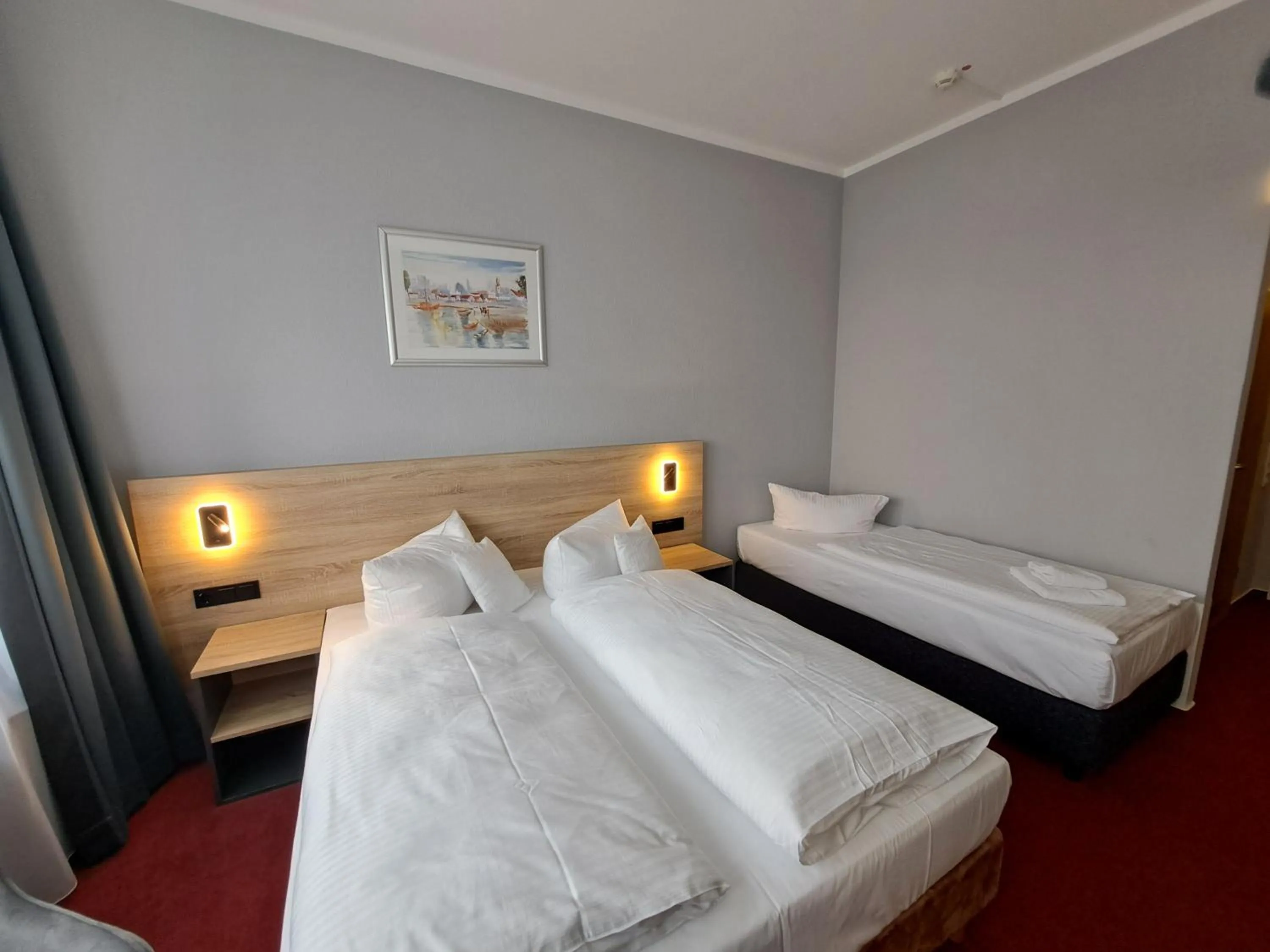 Photo of the whole room, Bed in Best Western Comfort Business Hotel Düsseldorf-Neuss