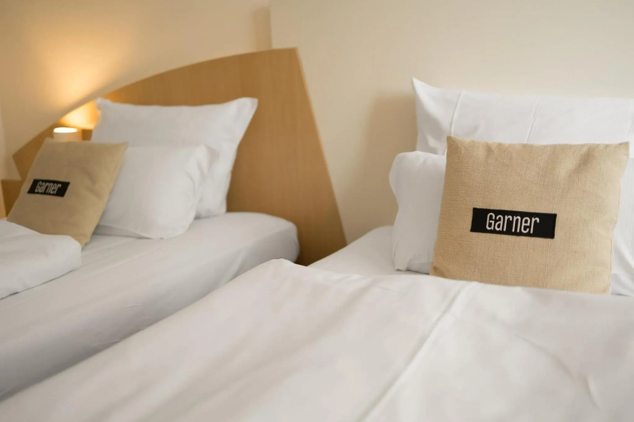 Photo of the whole room, Bed in Garner Hotel Erlangen Süd by IHG