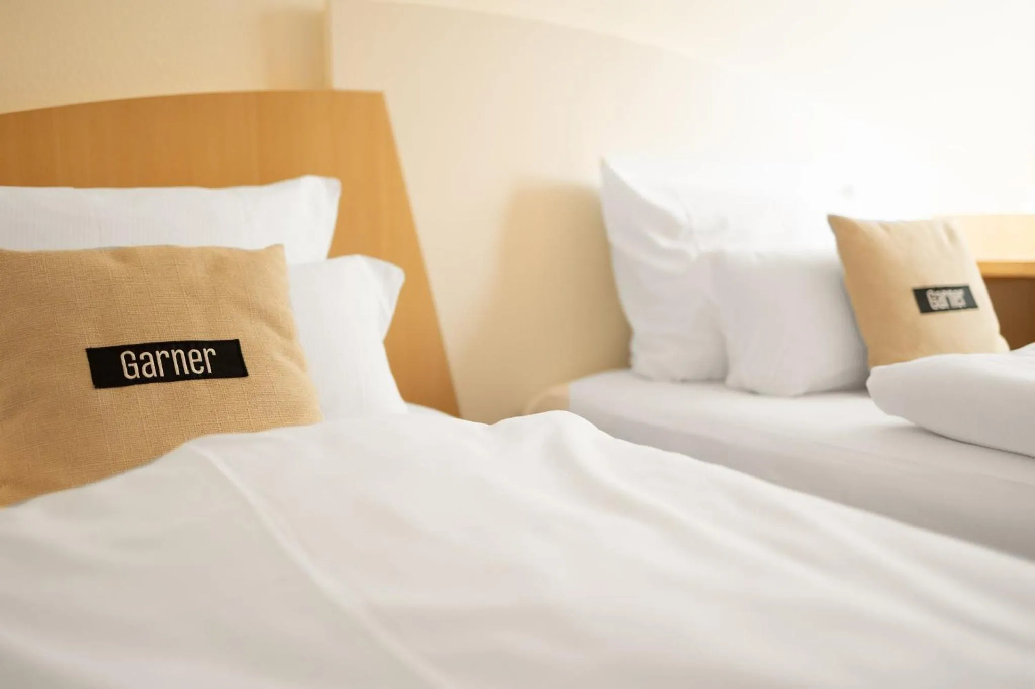 Photo of the whole room, Bed in Garner Hotel Erlangen Süd by IHG