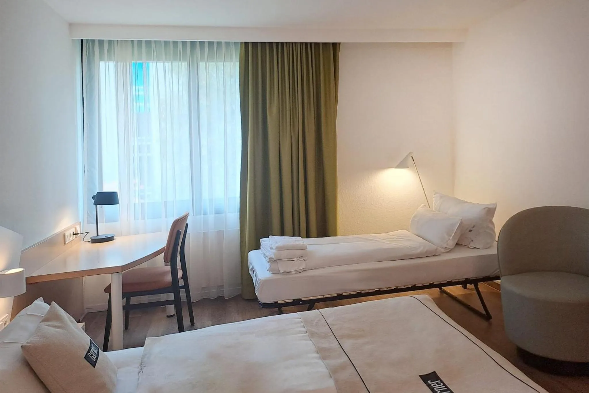 Photo of the whole room, Bed in Garner Hotel Erlangen Süd by IHG