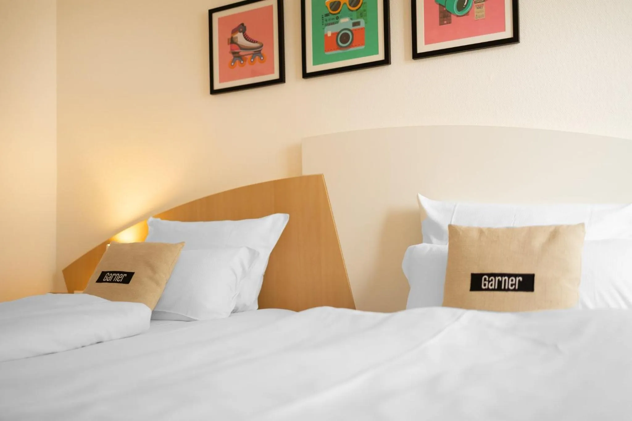 Photo of the whole room, Bed in Garner Hotel Erlangen Süd by IHG