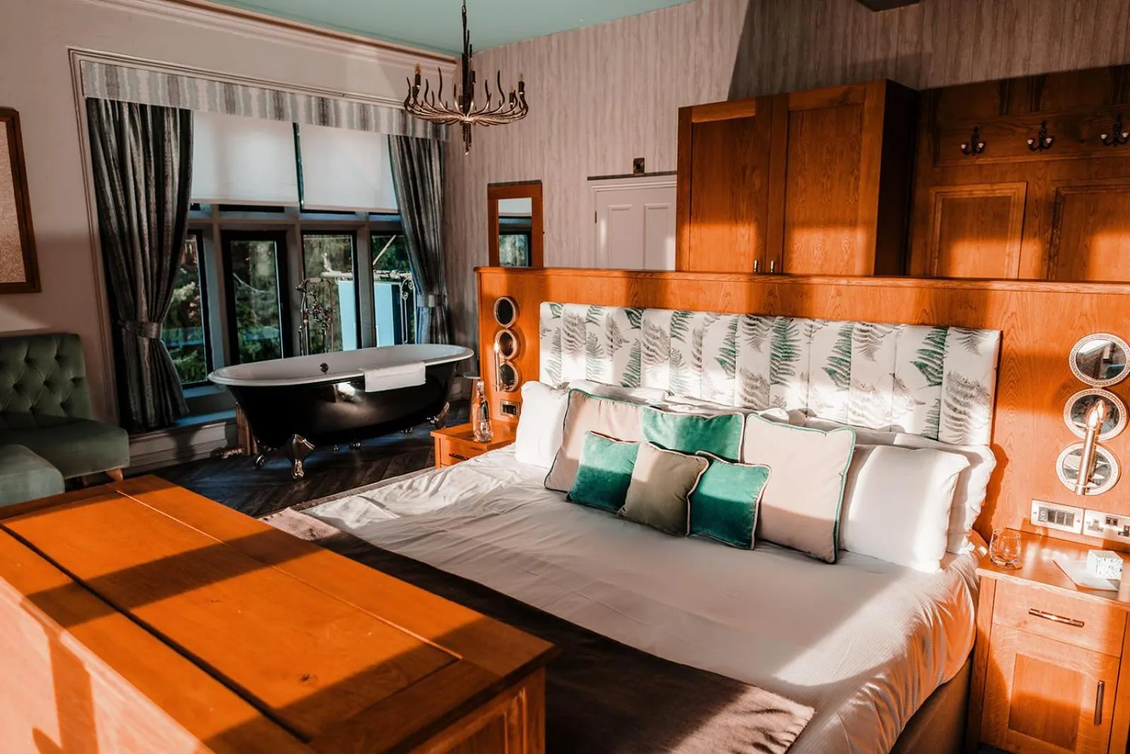 Bedroom, Bed in The Maynard