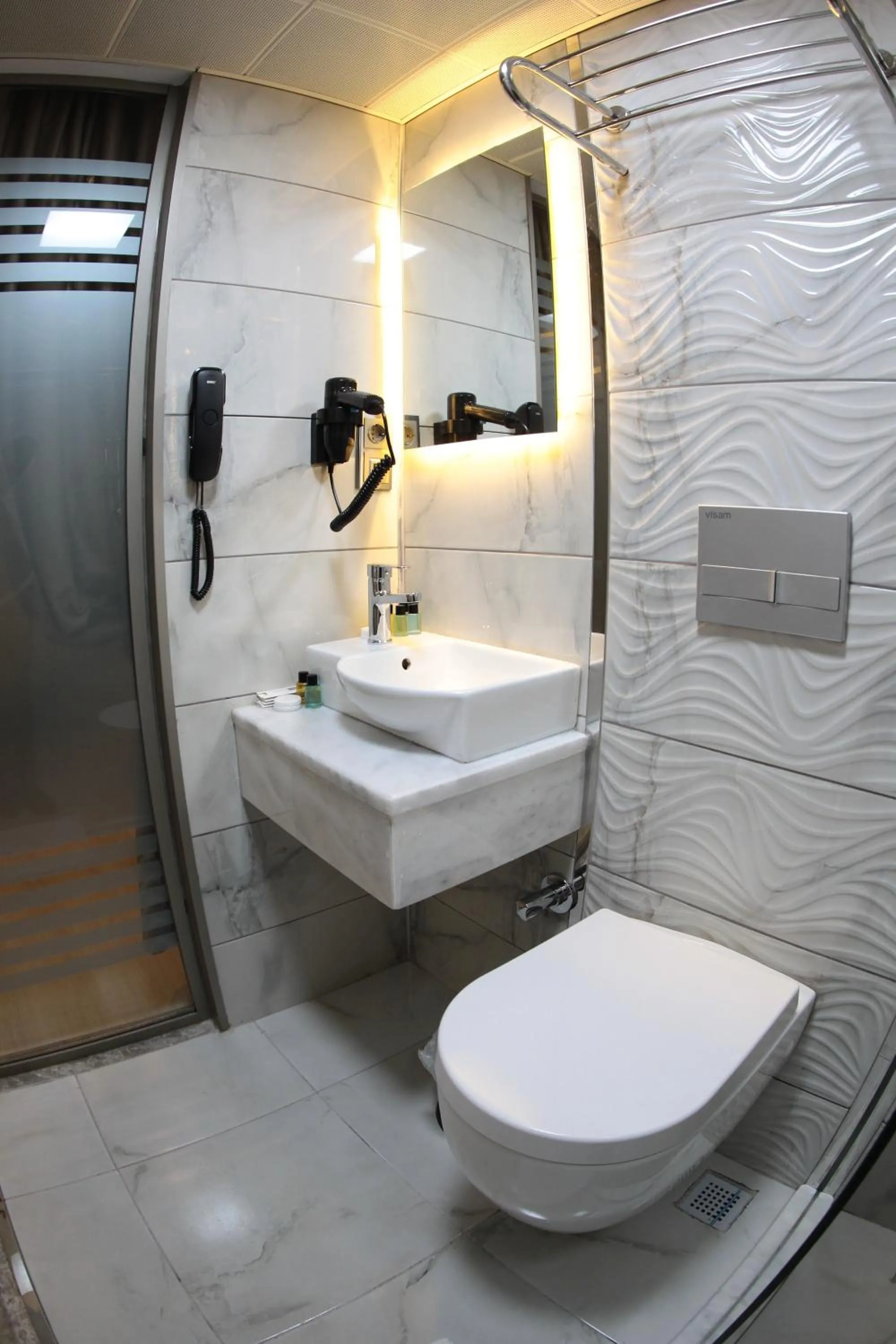 Bathroom in X-NELLYİ HOTEL
