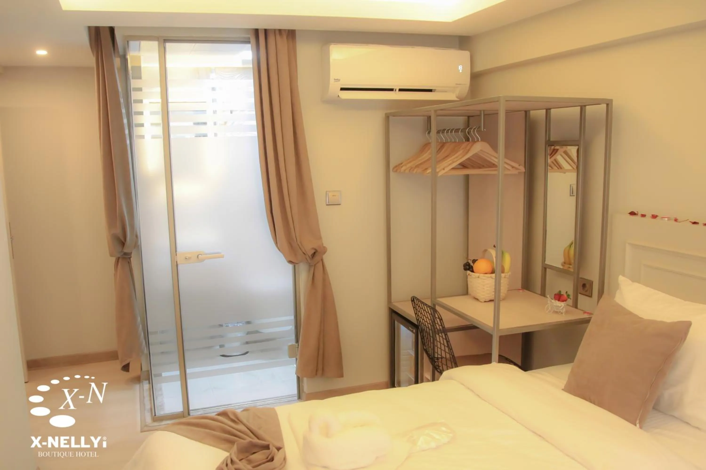 Decorative detail, Bed in X-NELLYİ HOTEL