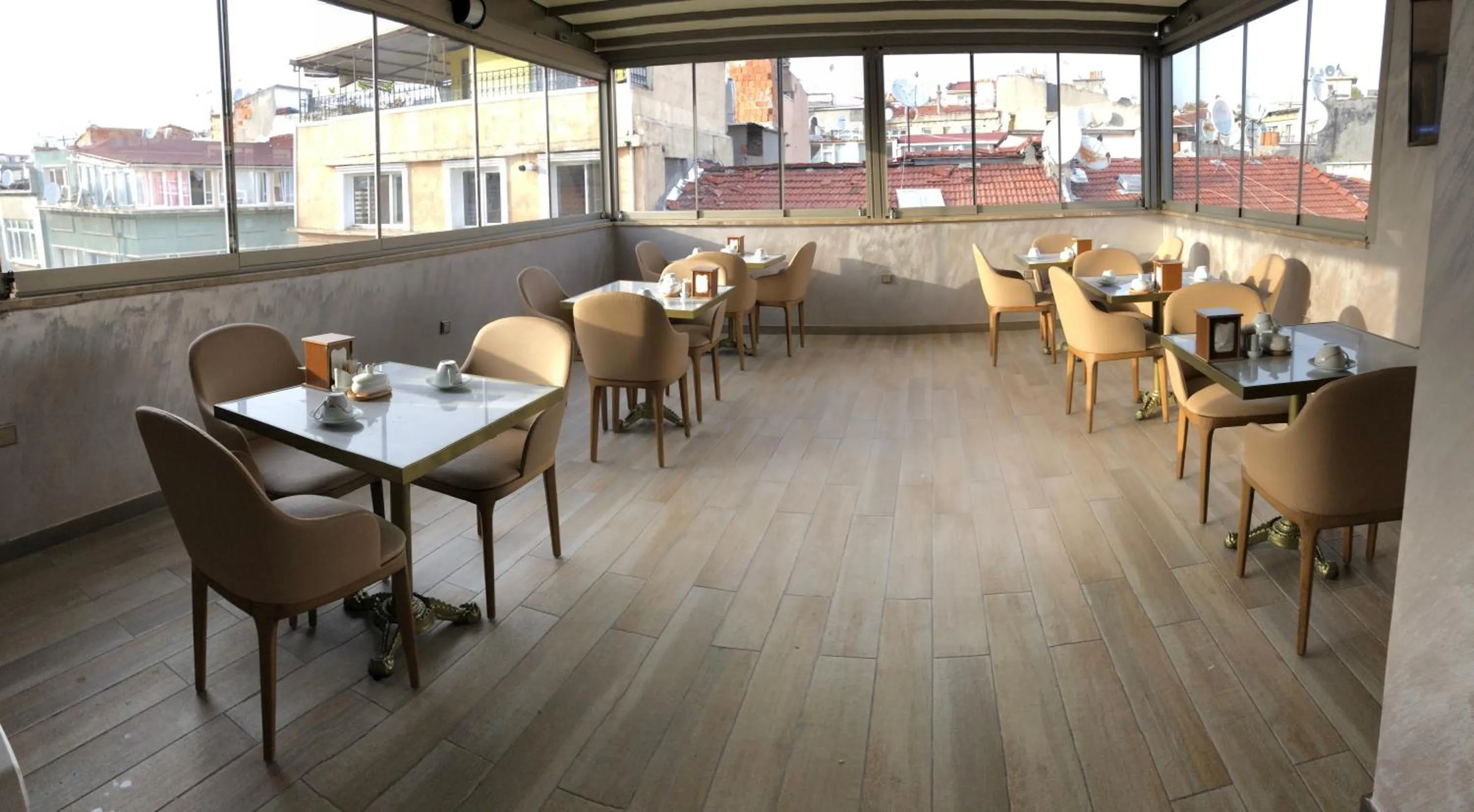 Restaurant/places to eat in X-NELLYİ HOTEL