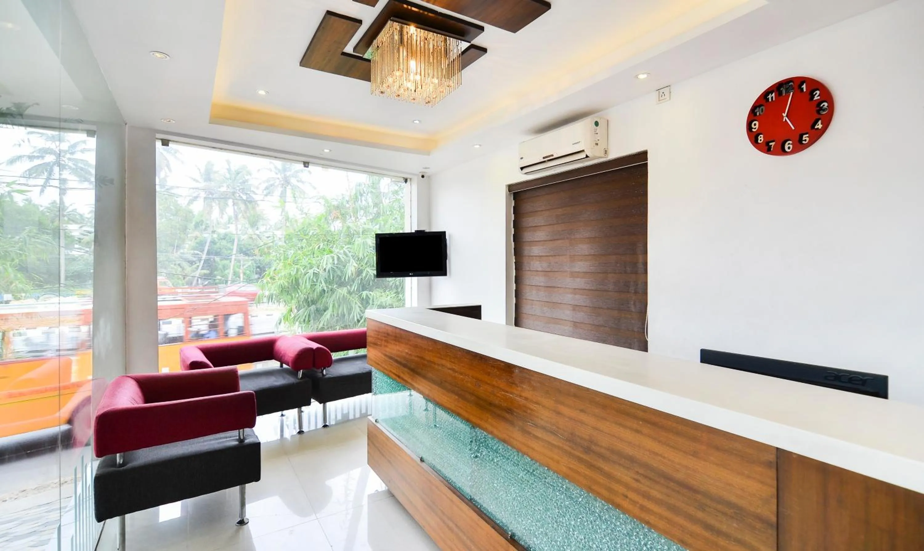 Lobby or reception in Itsy Hotels Platinum Inn