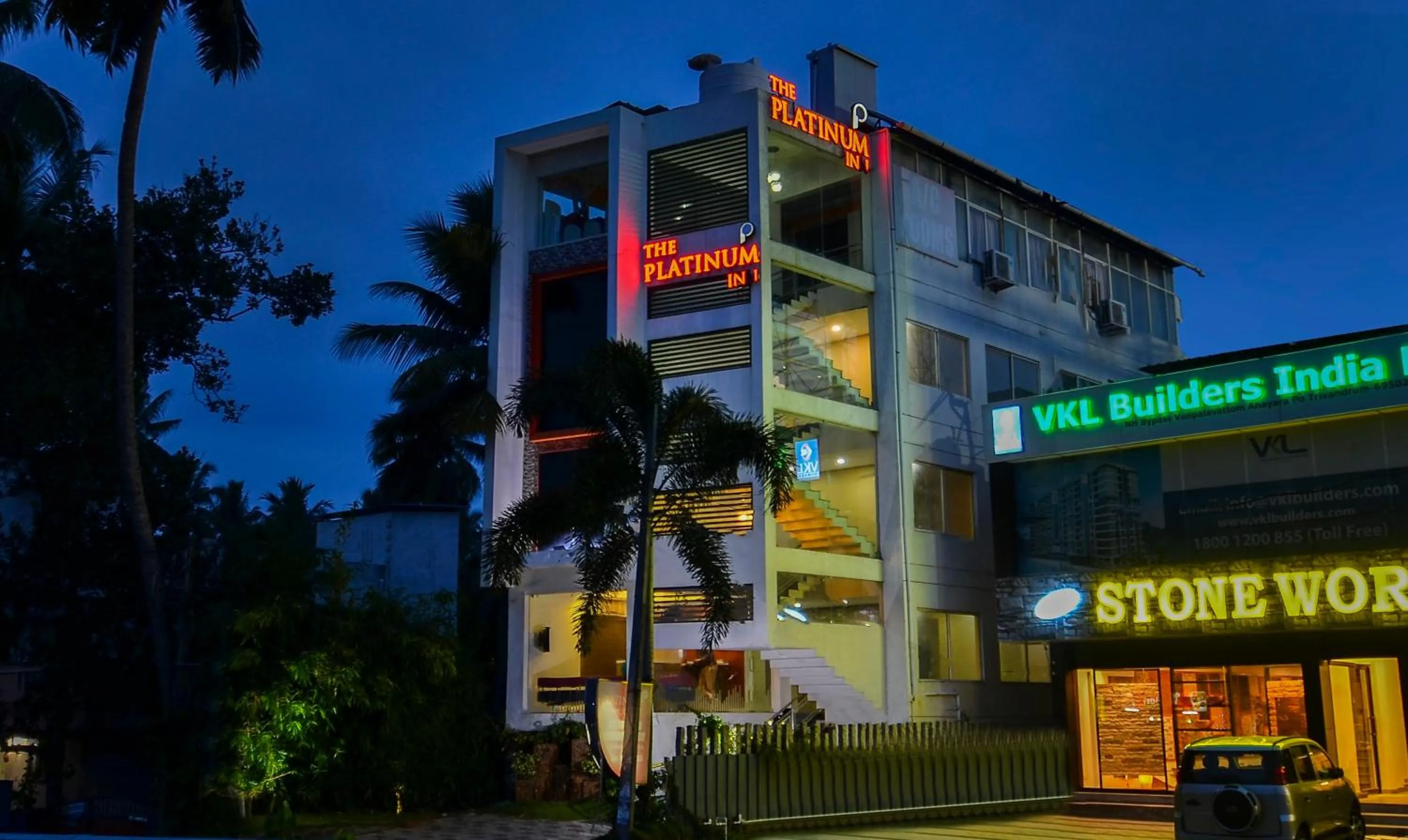 Property building in Itsy Hotels Platinum Inn