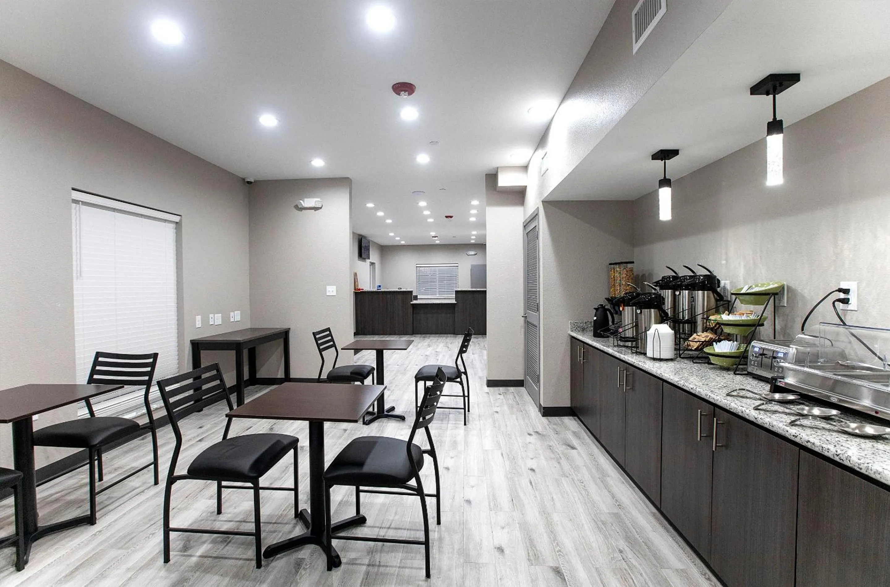 Breakfast in Express Inn