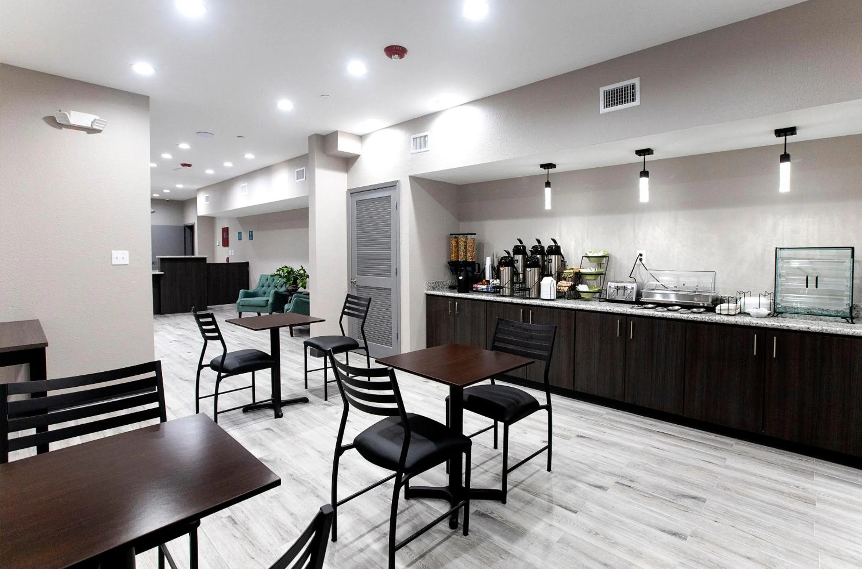 Breakfast in Express Inn