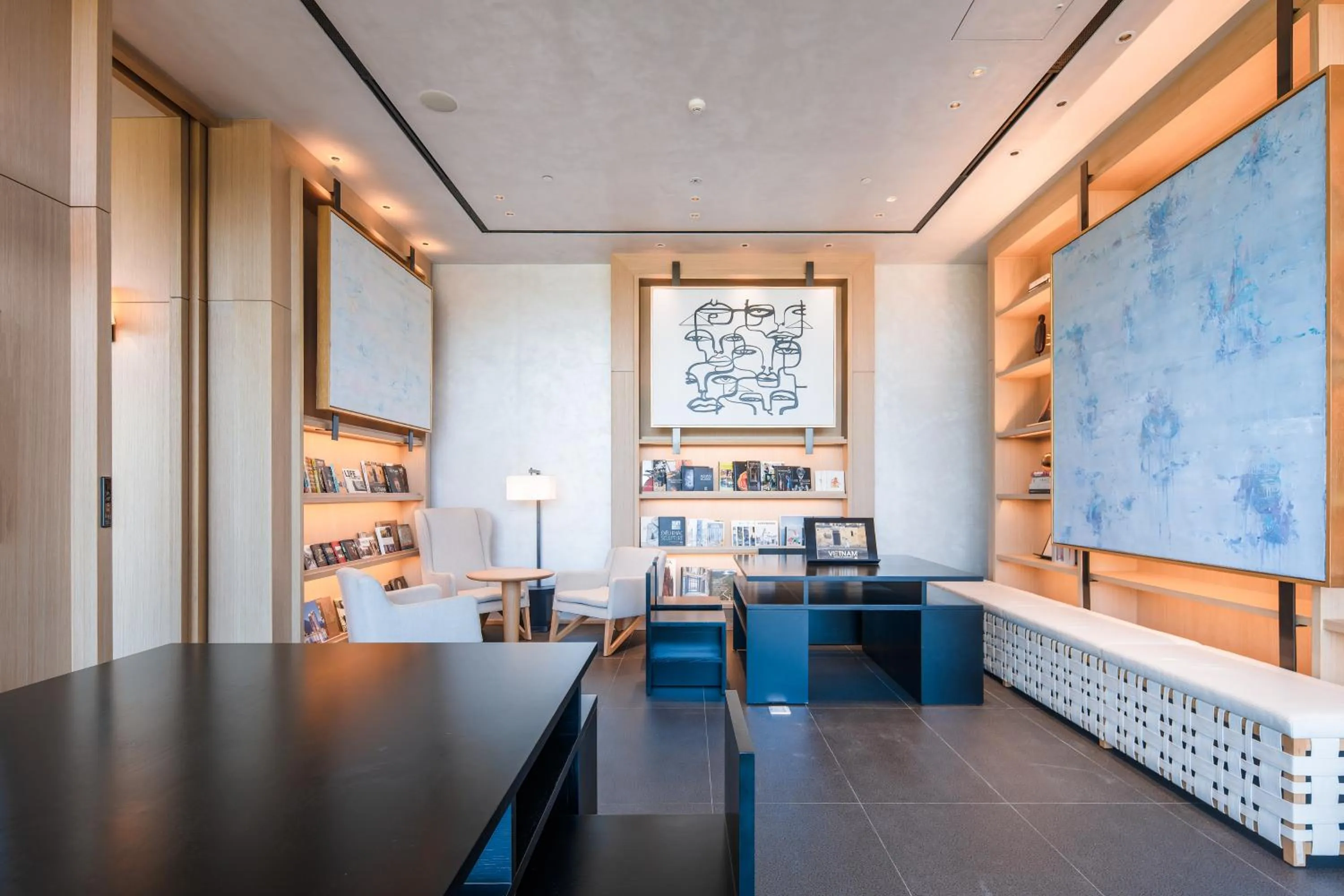 VIP in Shilla Monogram Danang