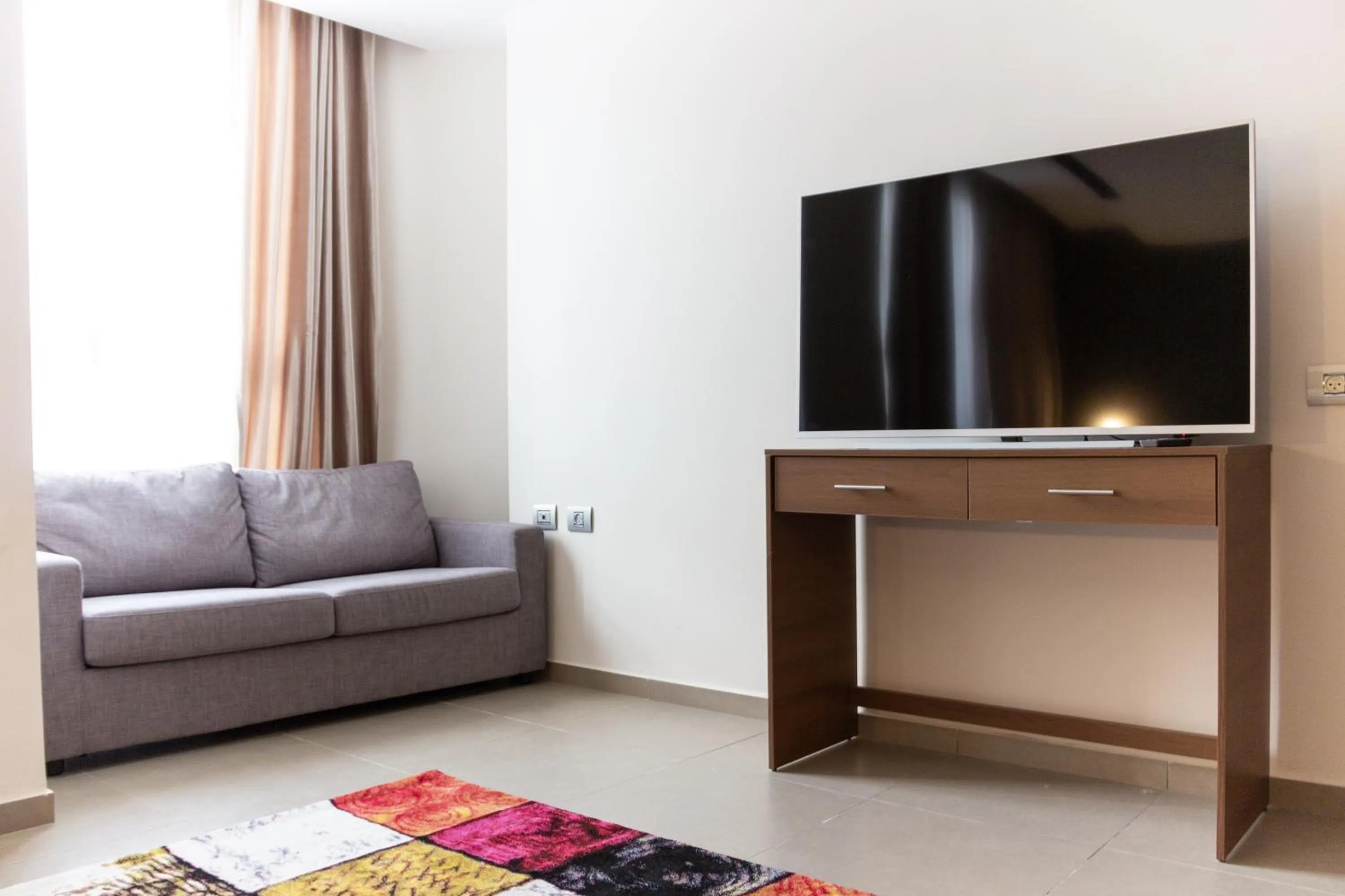 TV and multimedia in Amwaj Apartments