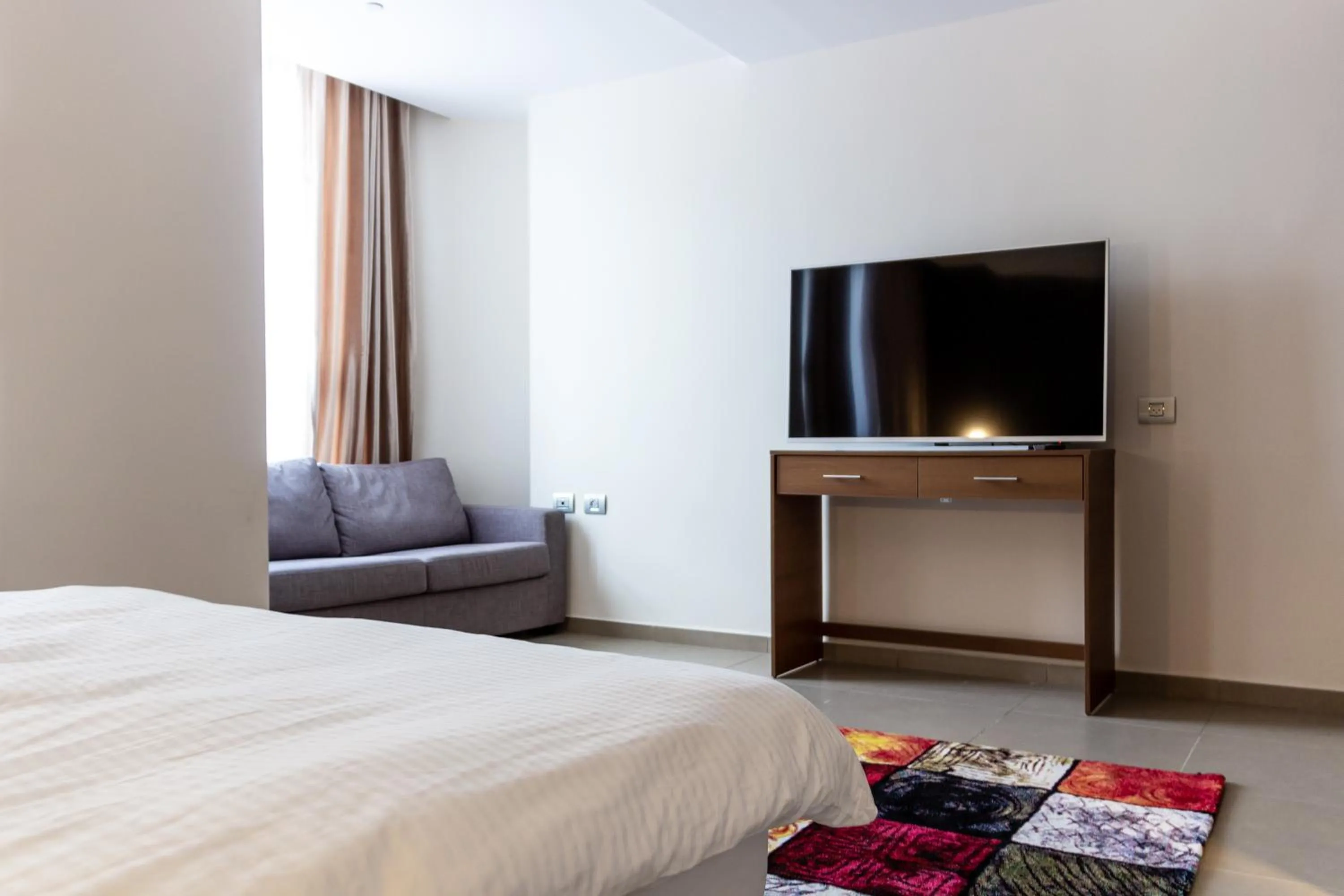 TV and multimedia, Bed in Amwaj Apartments