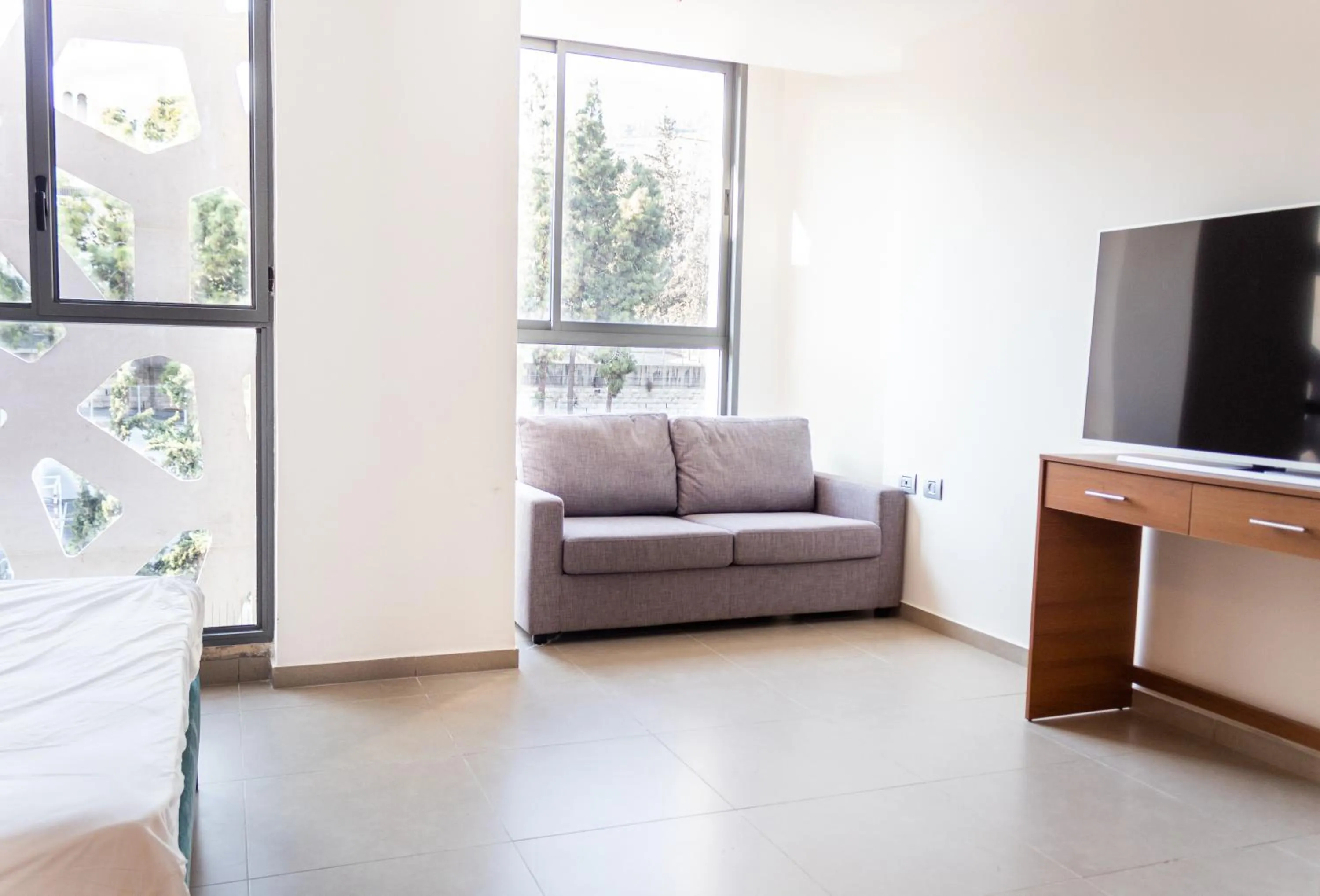 TV and multimedia in Amwaj Apartments