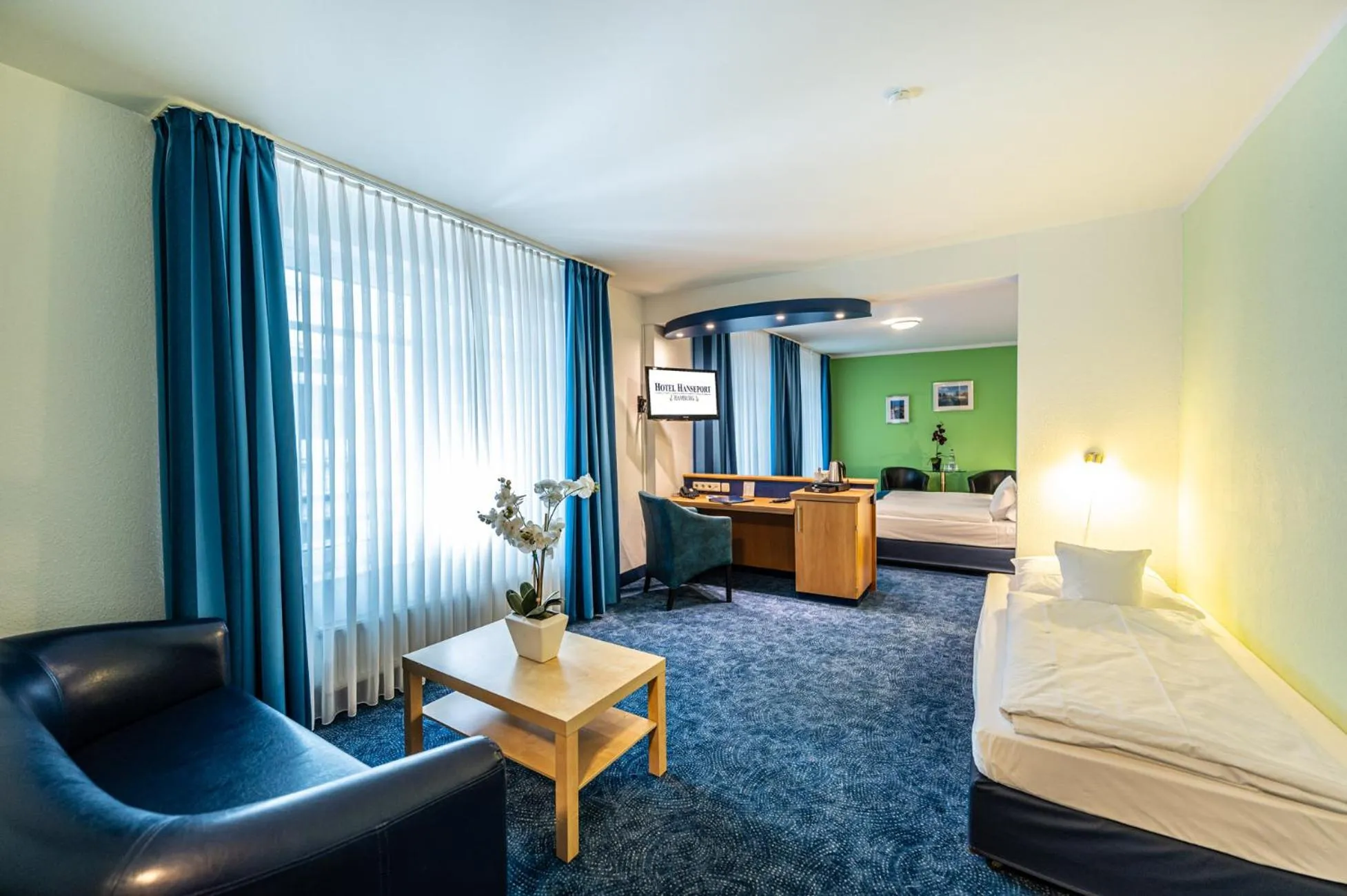 Photo of the whole room, Bed in Hotel Hanseport Hamburg