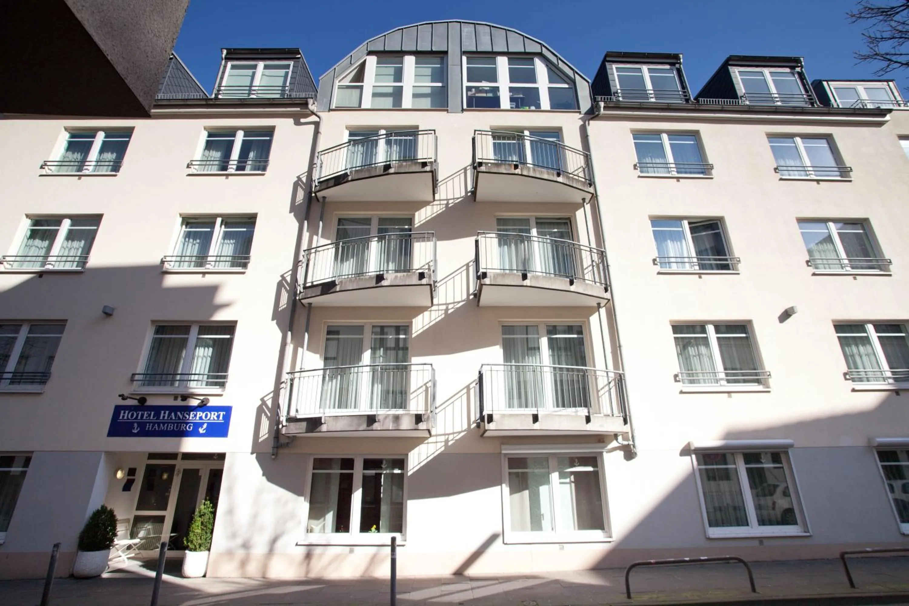 Property building in Hotel Hanseport Hamburg