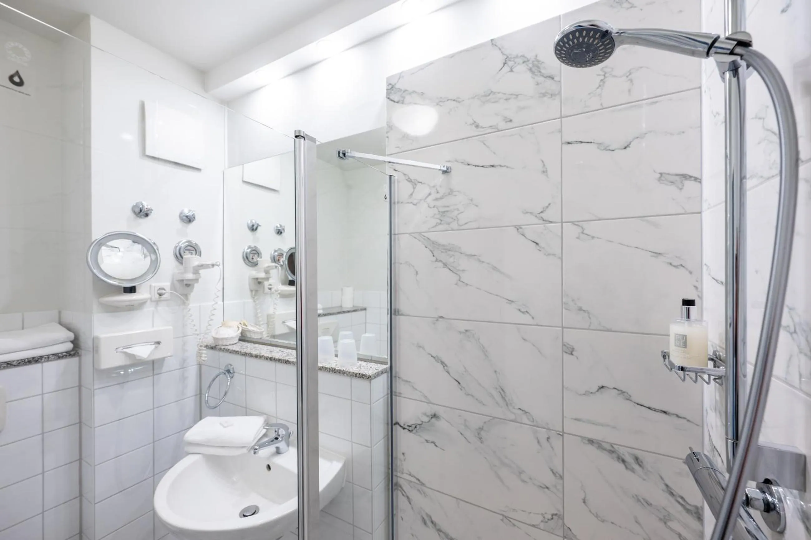 Shower in Hotel Hanseport Hamburg