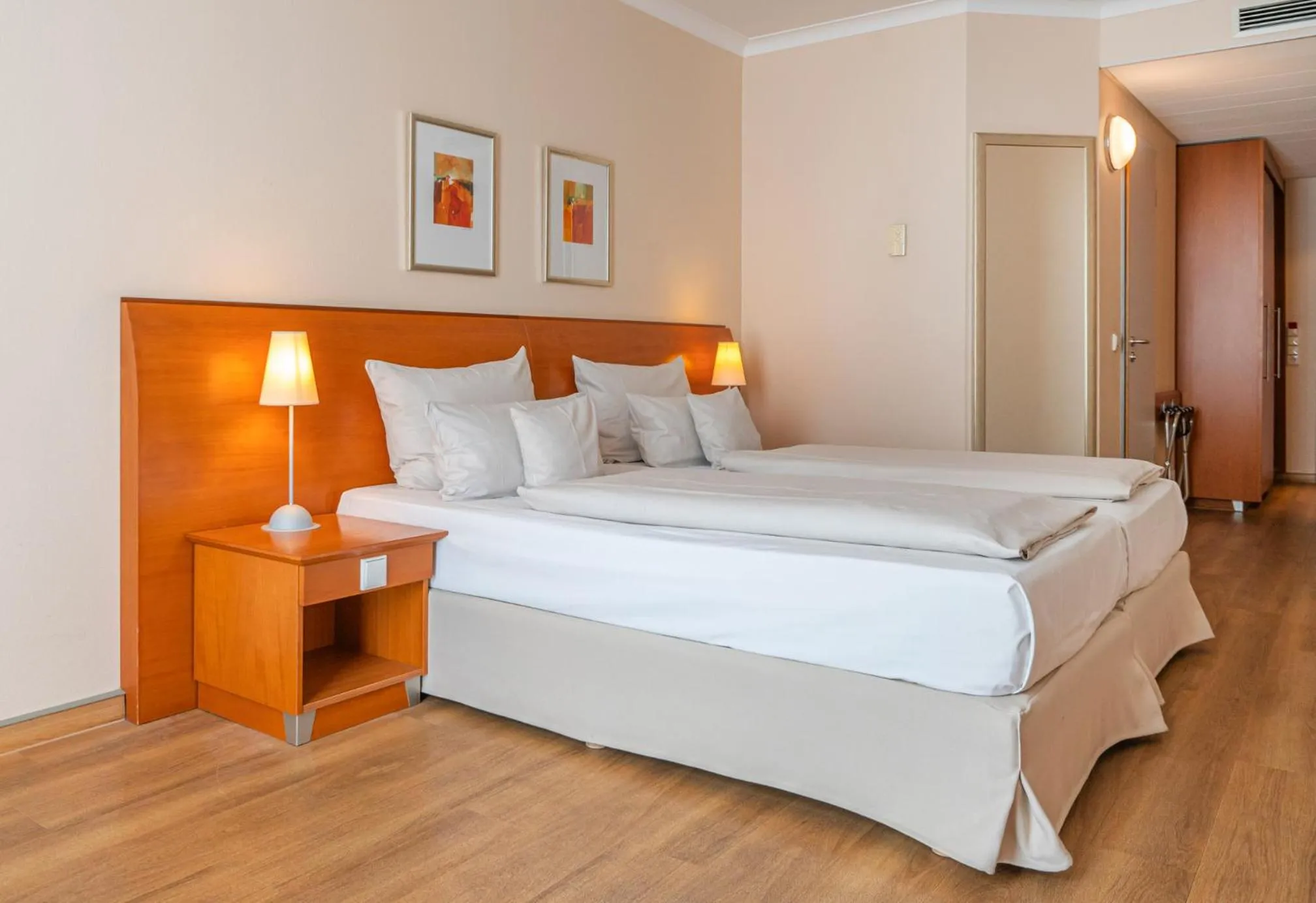 Photo of the whole room, Bed in PhiLeRo Hotel Köln