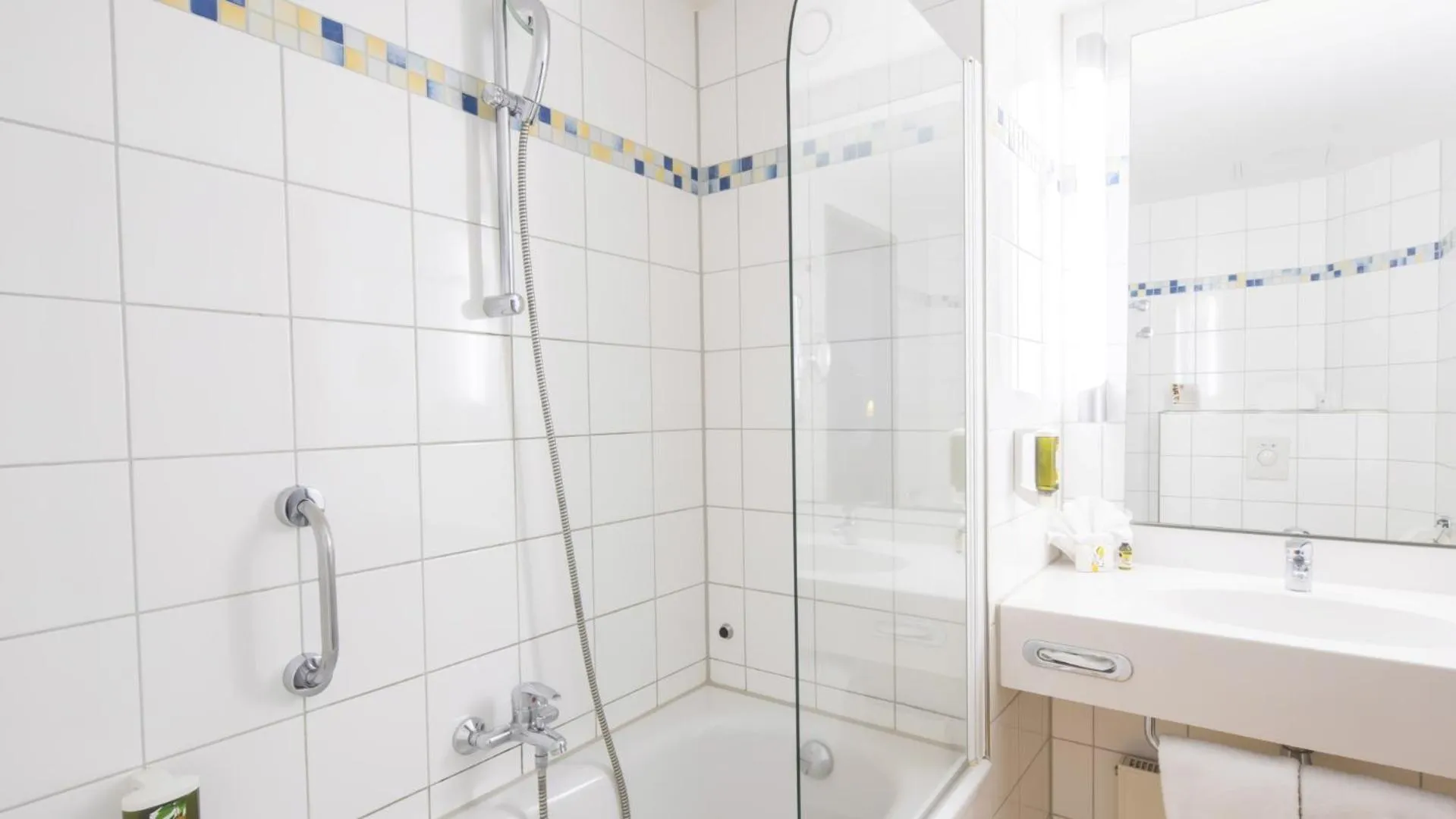 Bathroom in PhiLeRo Hotel Köln