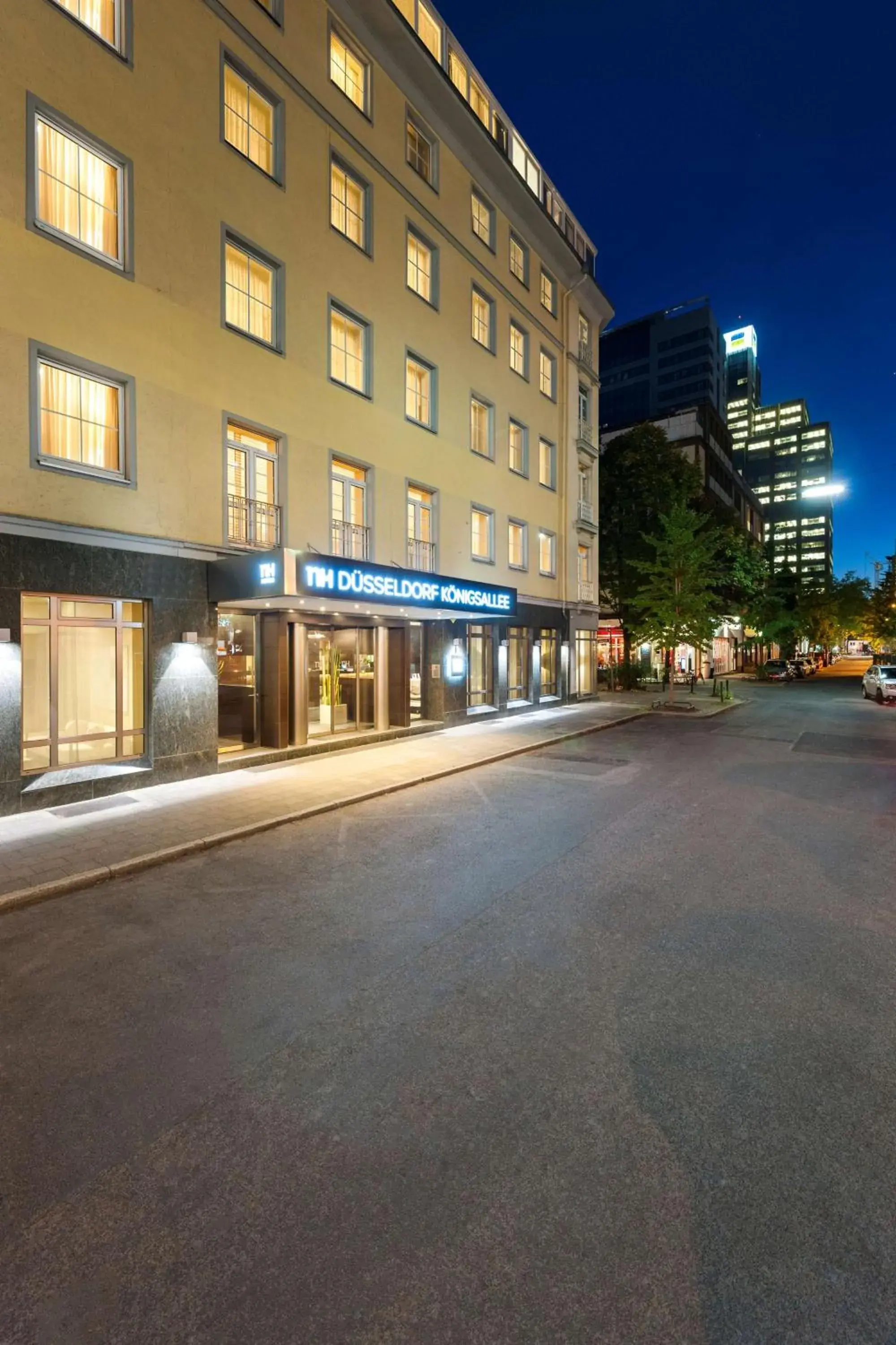 Property building in NH Düsseldorf Königsallee Property building in NH Düsseldorf Königsallee