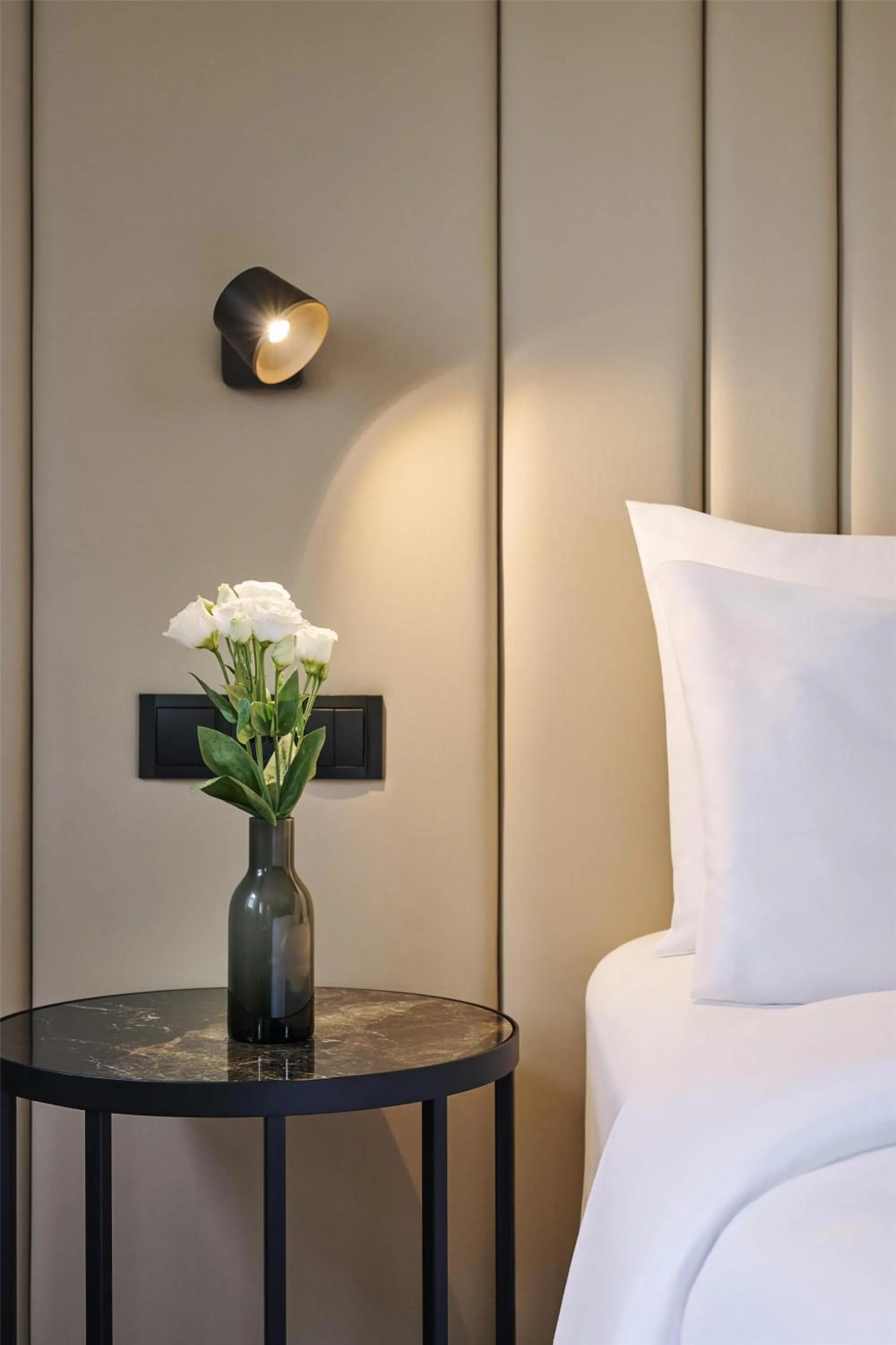 Bedroom, Bed in NH Düsseldorf Königsallee