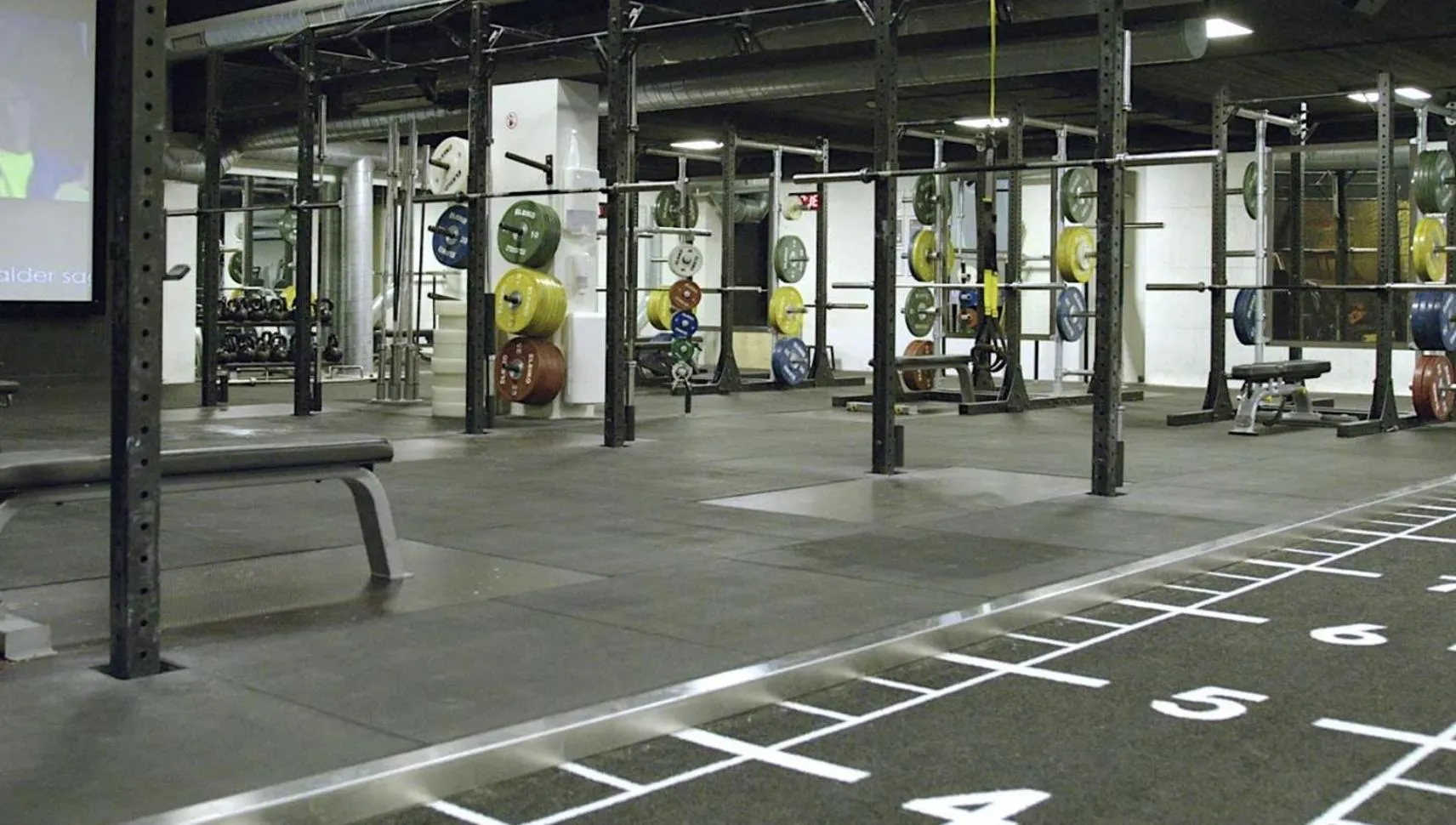 Fitness centre/facilities in Town Hall Penthouse by Daniel&Jacob's