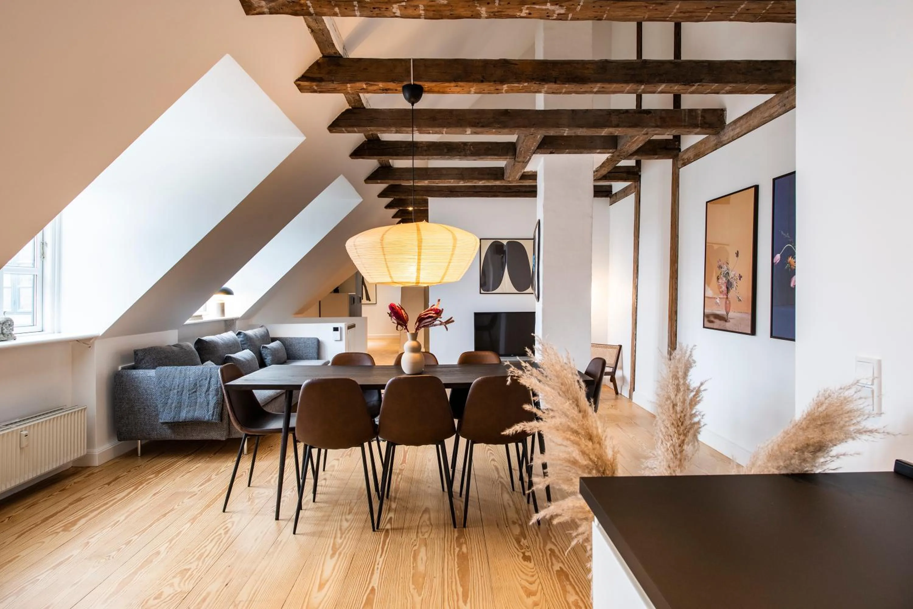 Dining area in Town Hall Penthouse by Daniel&Jacob's