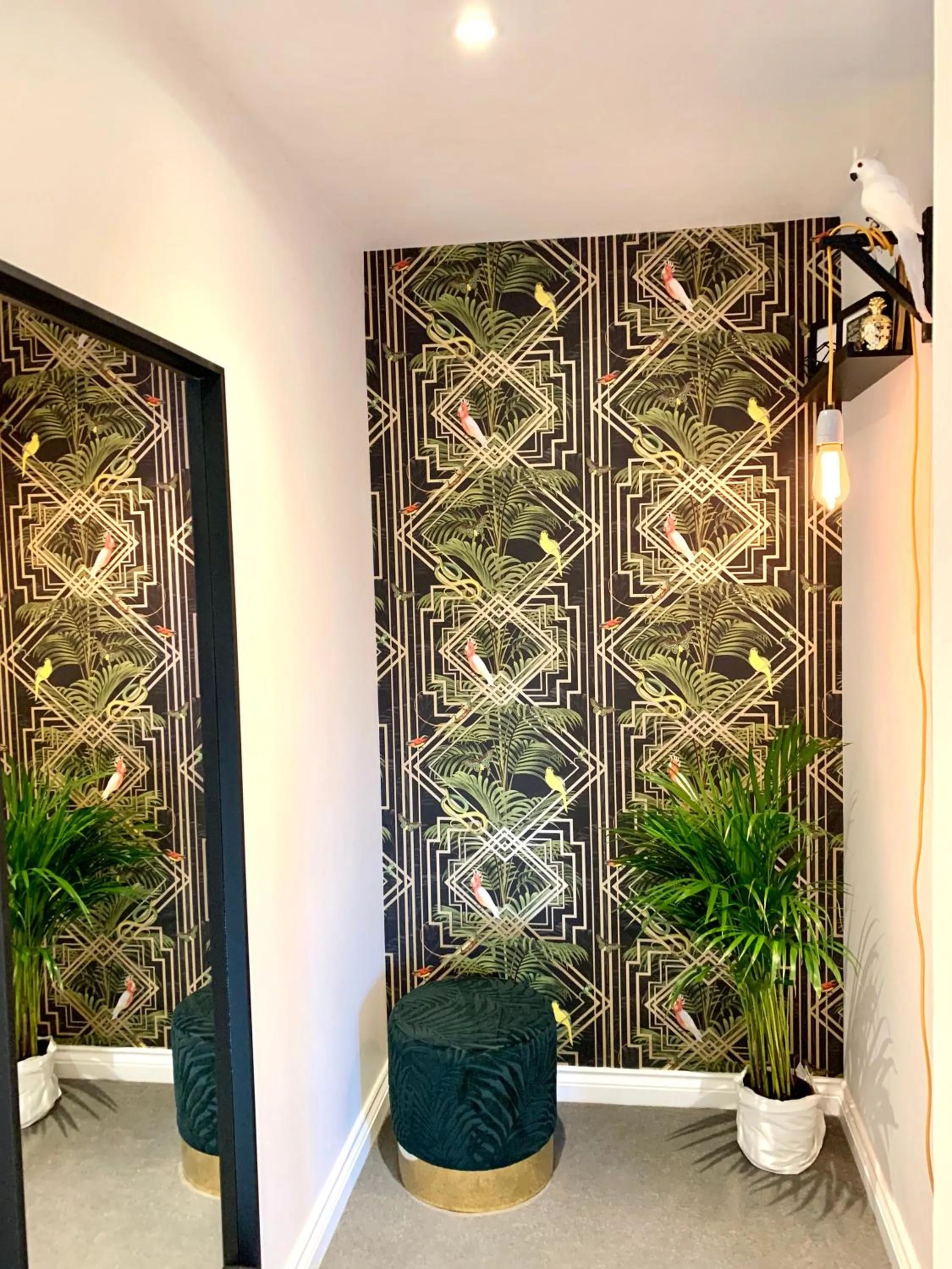 Library in Stylish Cambridge Pad